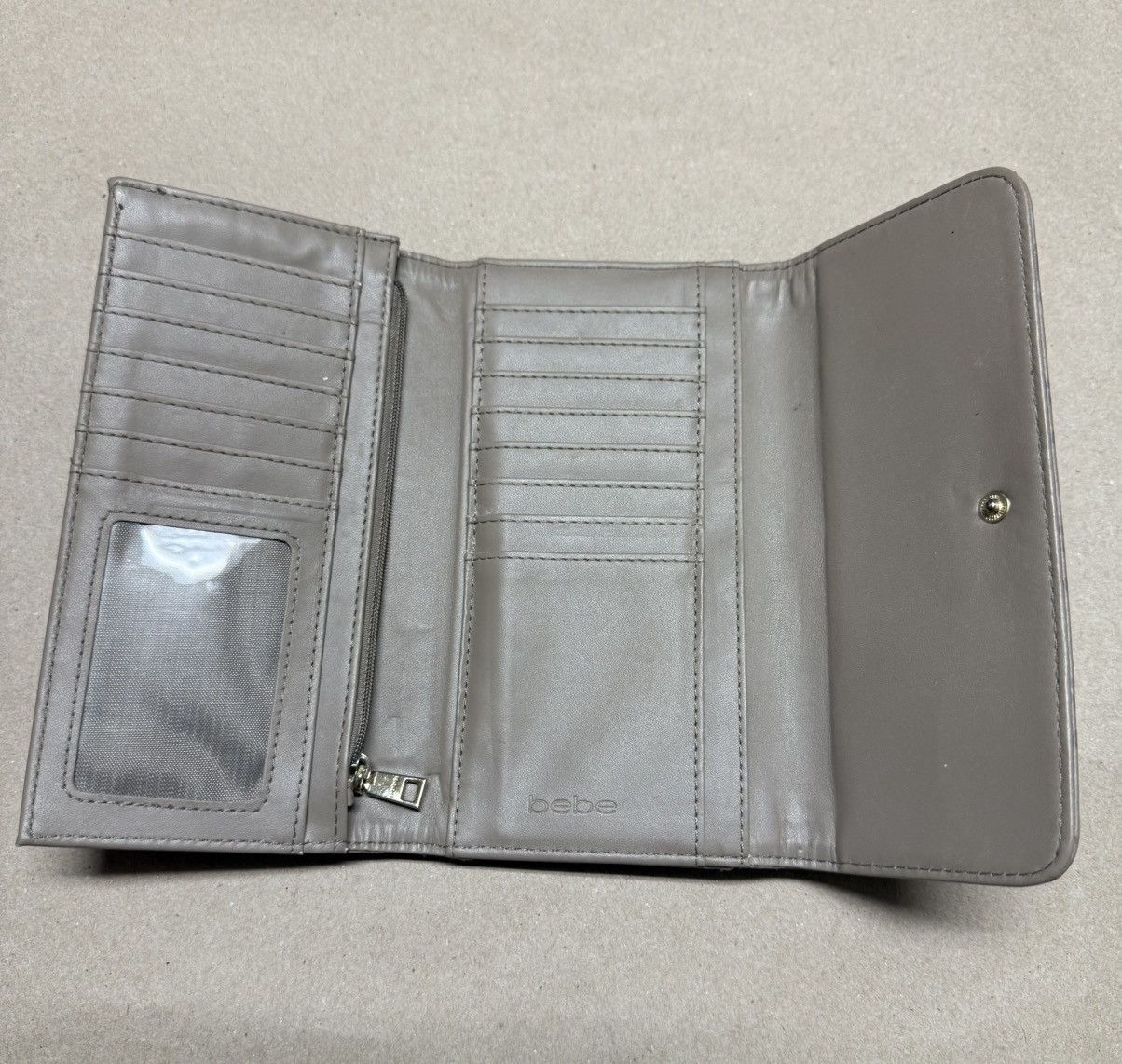 Bebe Bebe Trifold Wallet women’s purse bag! Size ONE SIZE - 3 Thumbnail