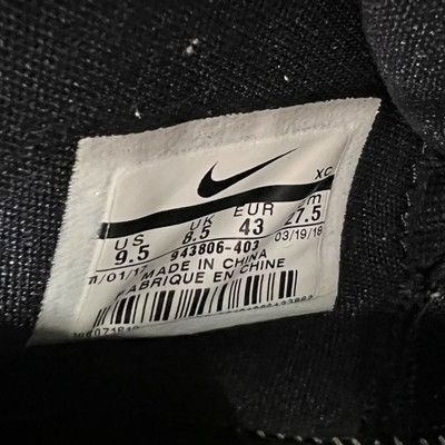 Nike Nike Kyrie 4 Basketball Shoes Black/Gold Gum Sole Size 9.5 Size US 9.5 / EU 42-43 - 6 Thumbnail