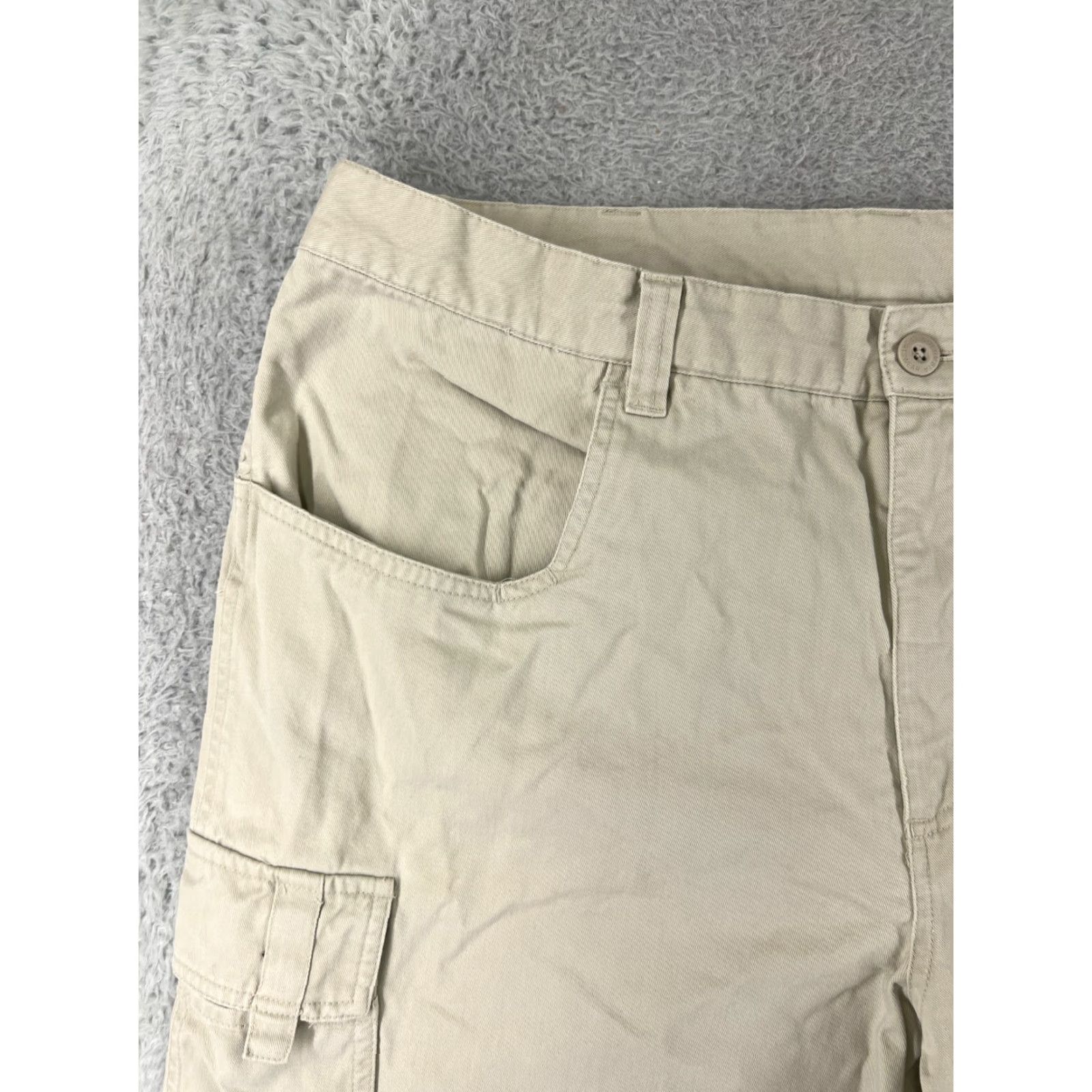Vintage Columbia Cargo Shorts Men 40 Beige 100% Cotton Canvas Cargo Pocket Belted Zip Flat Front Regular Size US 40 / EU 56 - 7 Thumbnail
