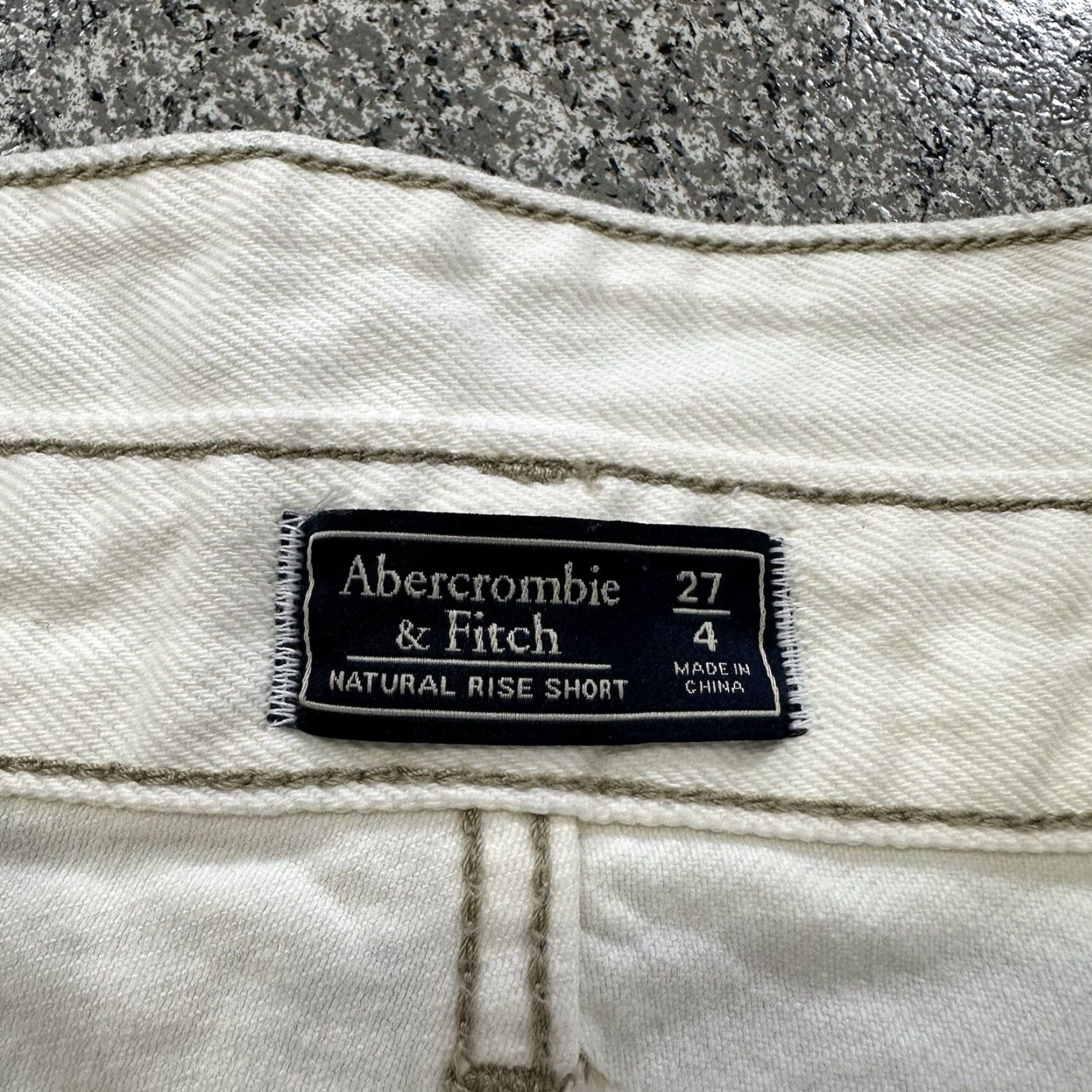 Abercrombie & Fitch Abercrombie & Fitch Shorts Womens 27 White Denim High Rise Cuffed Short? Size 27" / US 4 / IT 40 - 2 Thumbnail