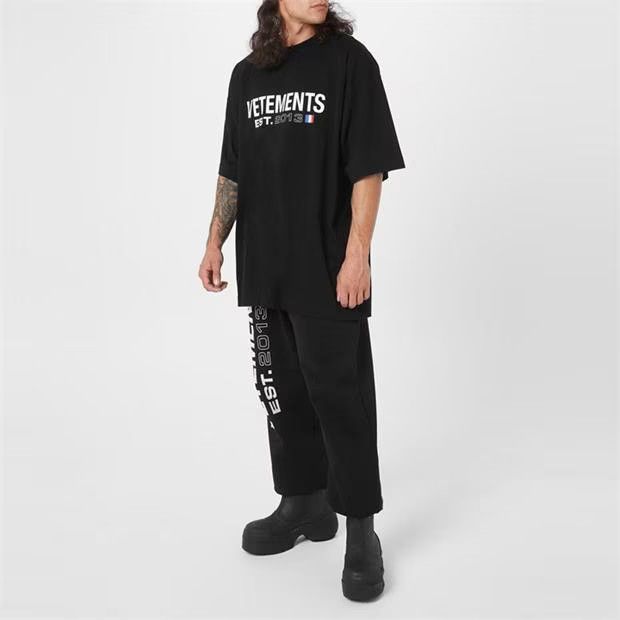 Vetements o1g2r1mq0824 T-Shirts in Black Size US L / EU 52-54 / 3 - 4 Thumbnail