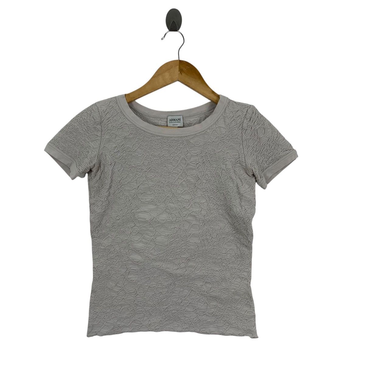 Armani ARMANI COLLEZIONI Italian Brand Textured Short Sleeve Tshirt Size S / US 4 / IT 40 - 1 Thumbnail