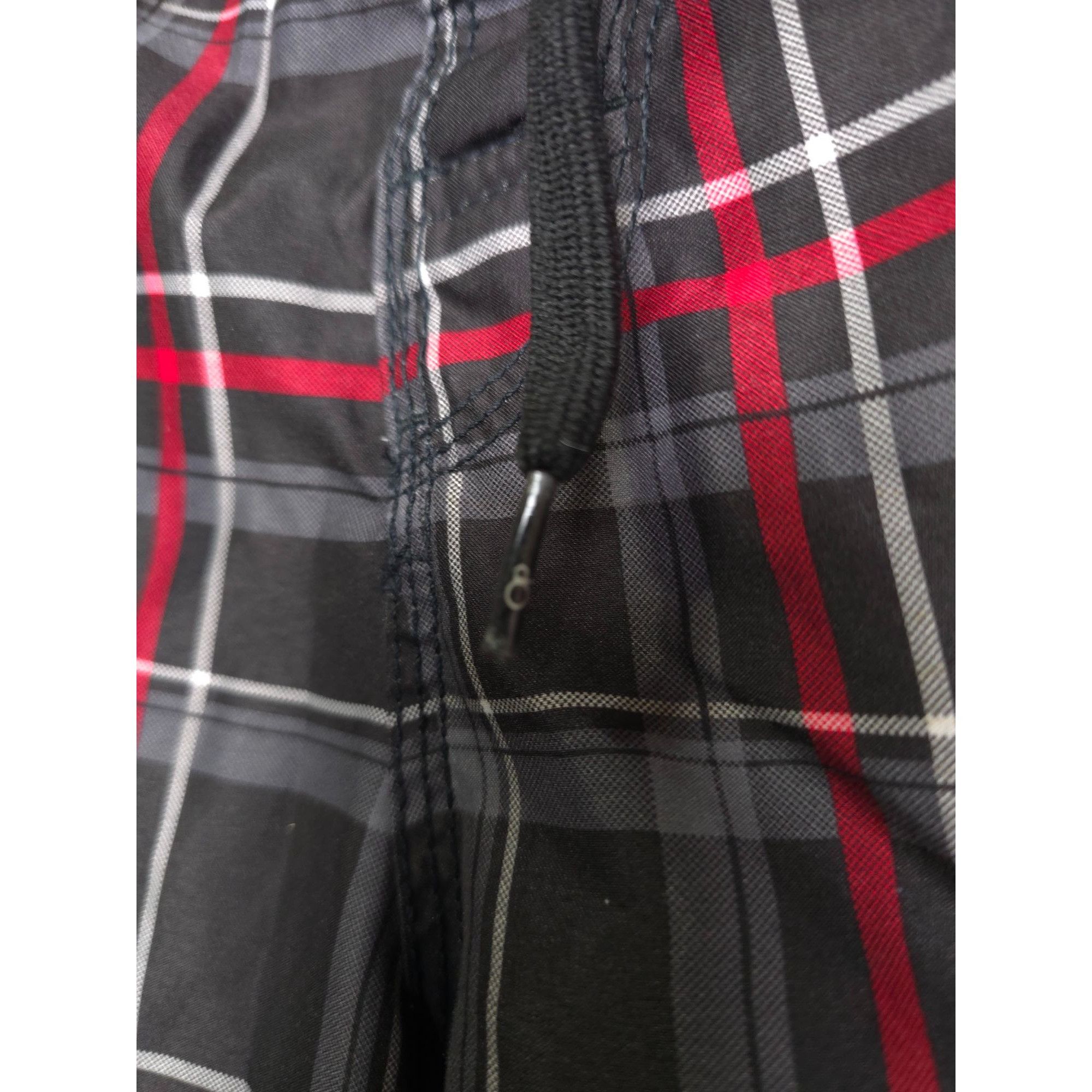 Other Op Ocean Pacific Men's Plaid Cargo Swim Trunks L Black/Red Size US 36 / EU 52 - 3 Thumbnail