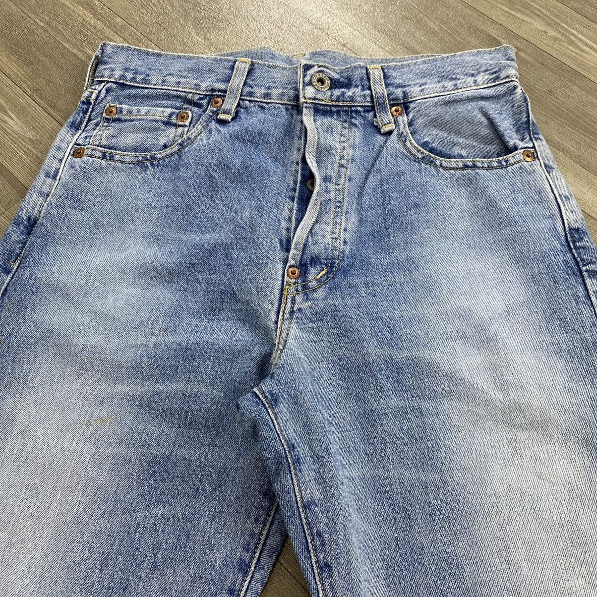 Levi's Vintage Clothing 🇯🇵 1990s Vintage Levis 702xx Selvedge Buckle Back Faded Jeans Size US 30 / EU 46 - 4 Thumbnail