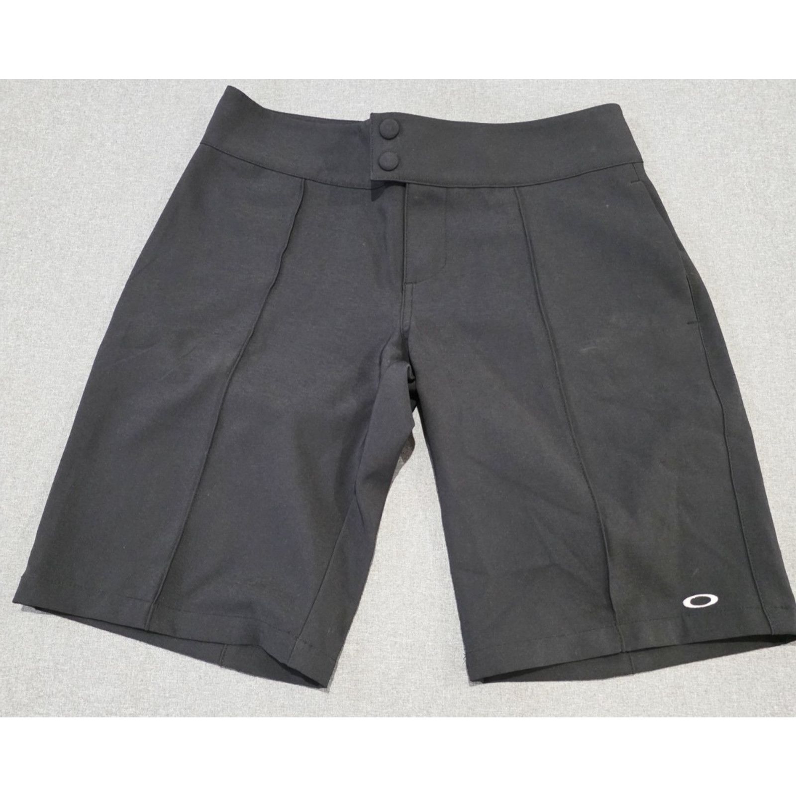 Oakley Oakley Women's Board Golf Bermuda Shorts Black Athleisure 6 Size 28" / US 6 / IT 42 - 1 Thumbnail