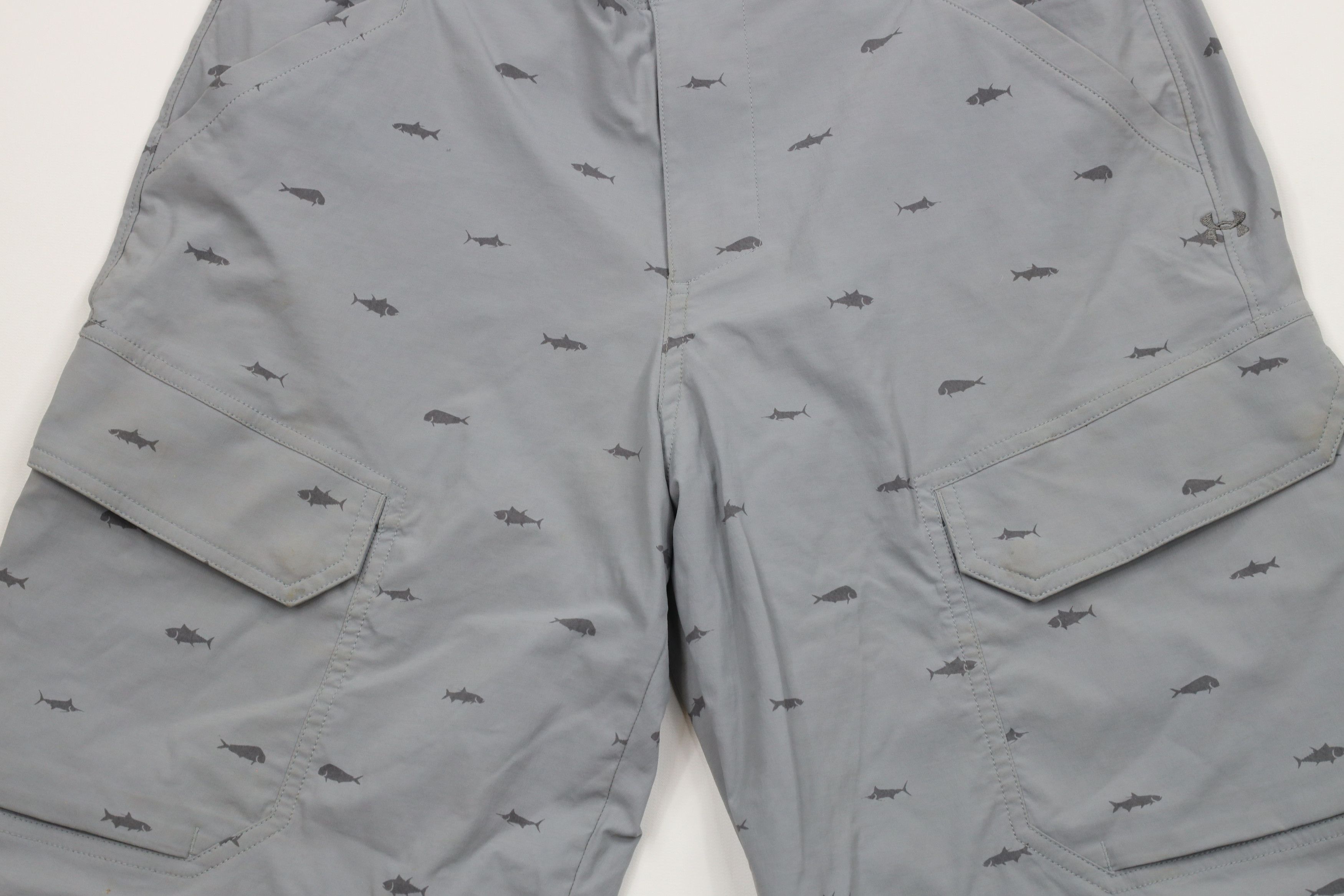 Under Armour × Vintage Under Armour HeatGear Fish All Over Print Cargo Shorts Gray Size US 30 / EU 46 - 3 Thumbnail