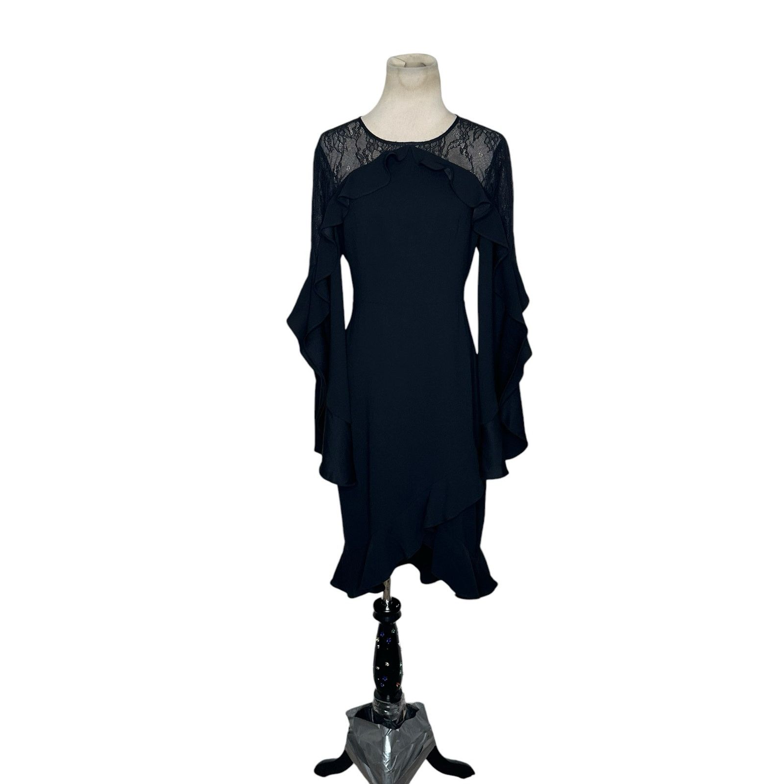 Bcbgmaxazria BCBGMAXAZRIA open back lace detail party dress size 4 Size S / US 4 / IT 40 - 14 Thumbnail