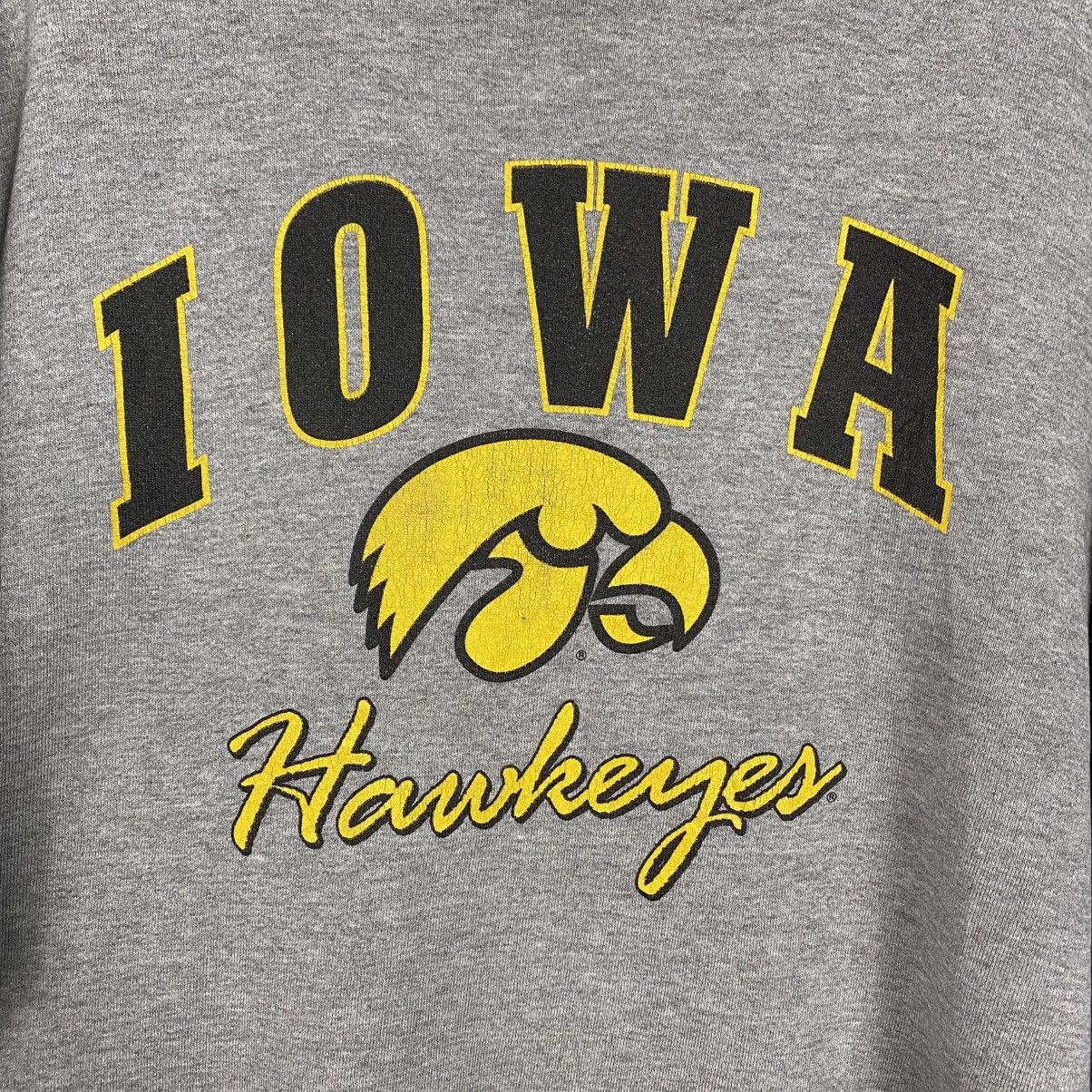 Japanese Brand 📌Vintage lowa Hawkeyes Big Logo Sweatshirt Ncaa Size US XL / EU 56 / 4 - 13 Thumbnail