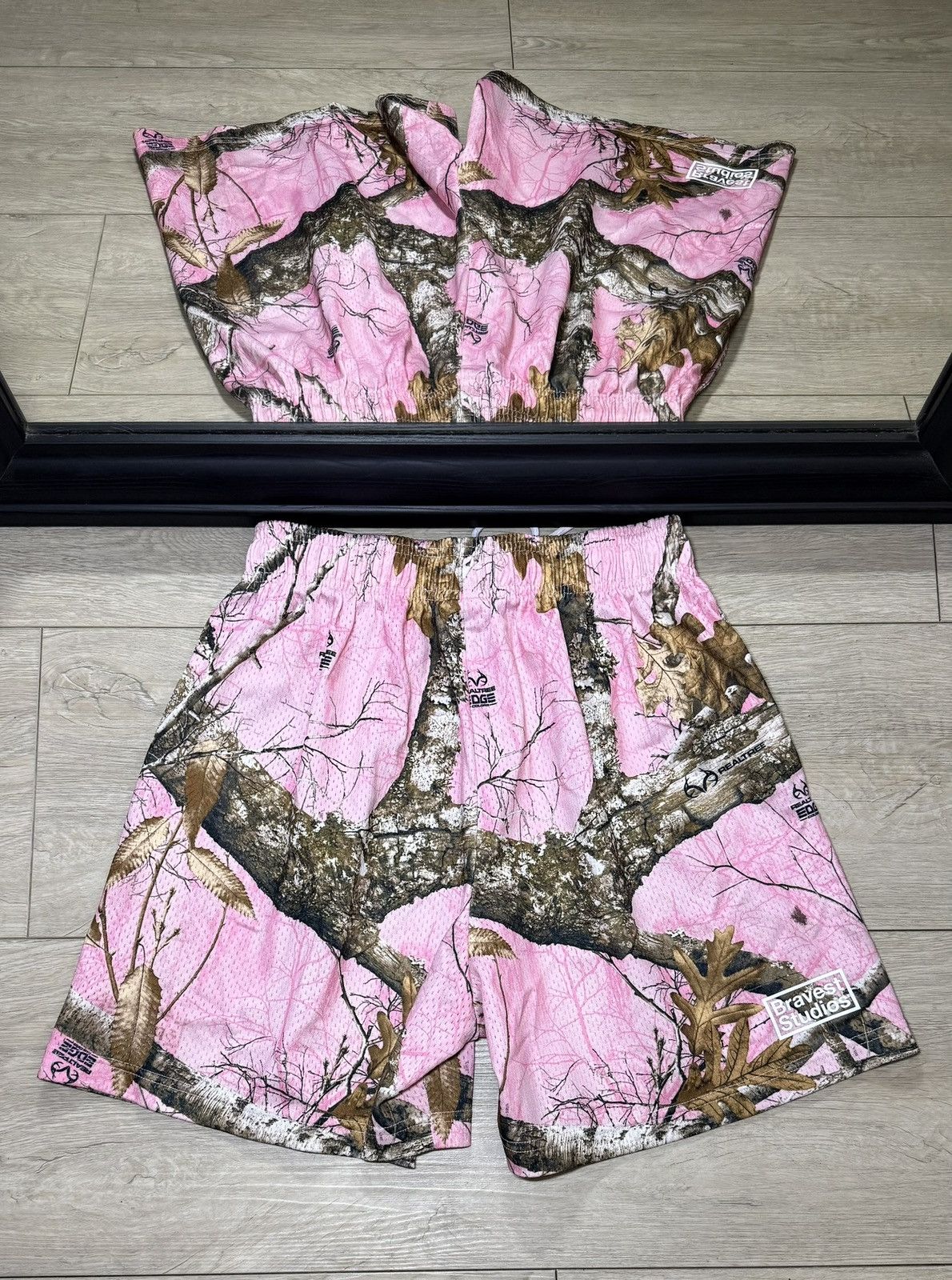 Realtree Y2K Bravest Studios Pink RealTree Basketball Short Size 34" / US 12 / IT 48 - 2 Thumbnail