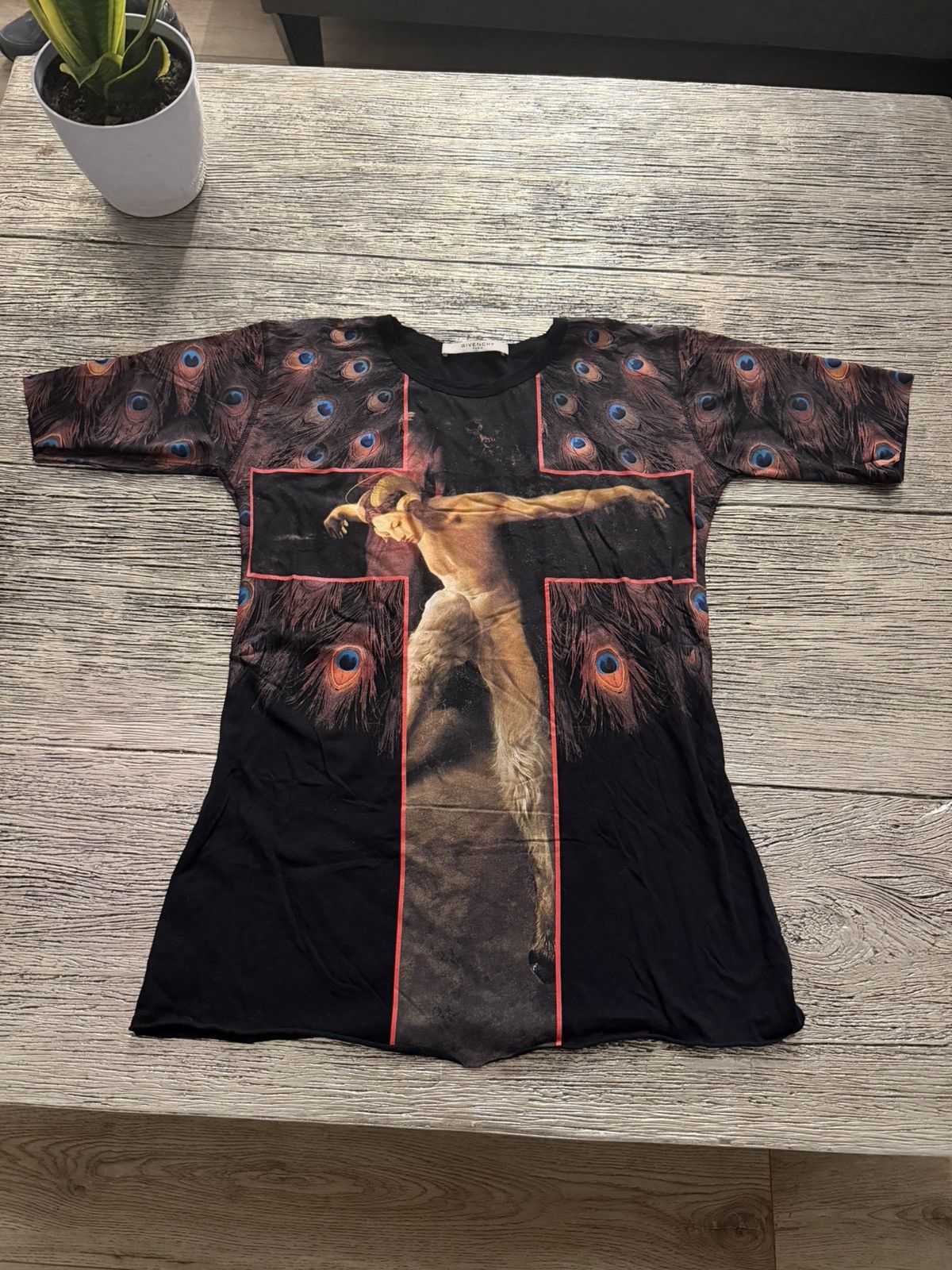 Givenchy GRAIL Authentic Givenchy 2011 Peacock Fawn Cross T-Shirt XS Size US S / EU 44-46 / 1 - 1 Thumbnail