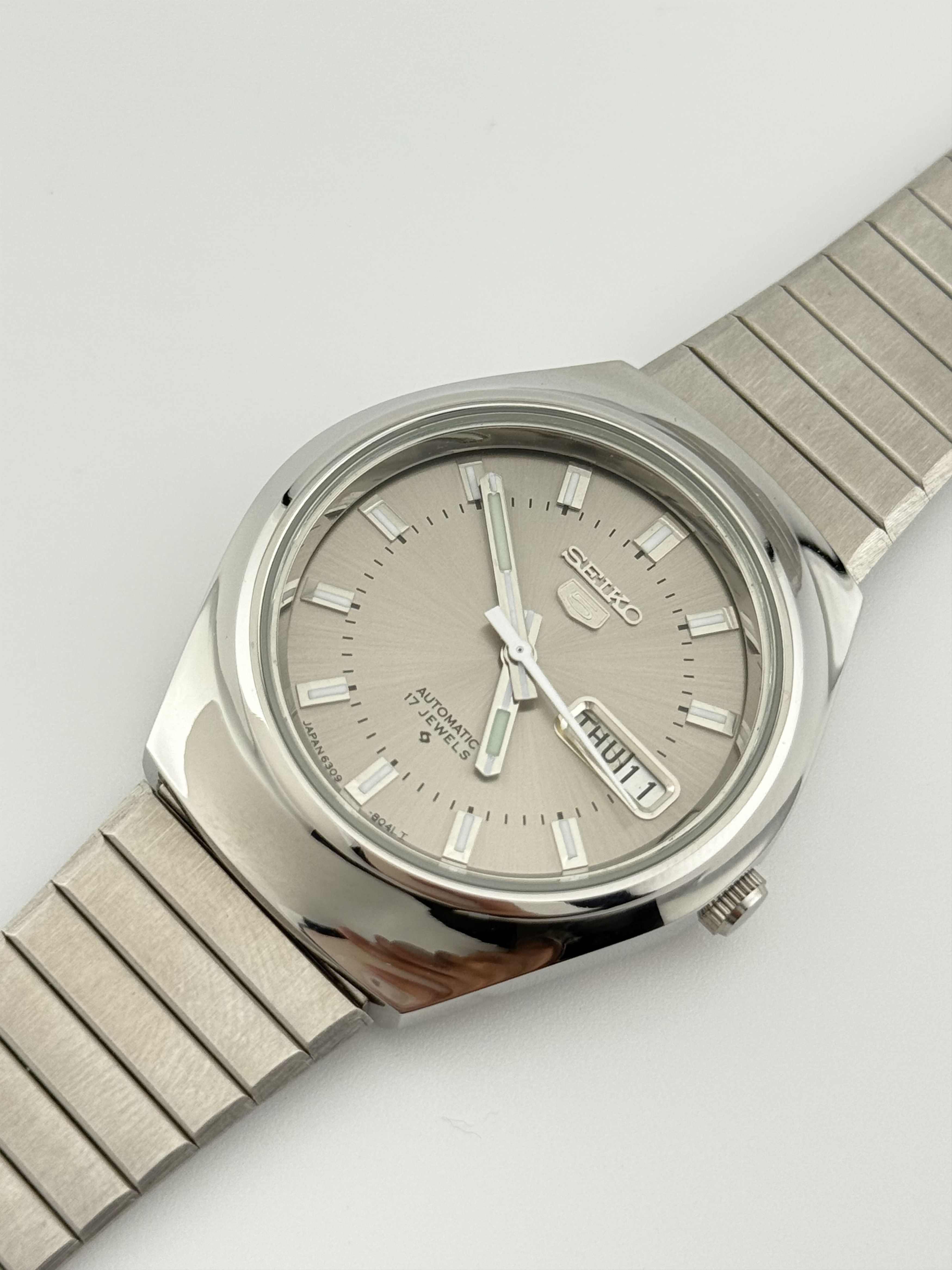 Seiko Vintage Seiko 5 Automatic Gray Dial Watch Men’s Wristwatch Size 36 - 5 Thumbnail