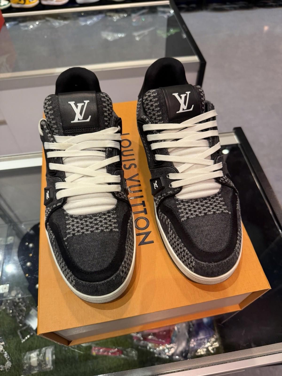 Louis Vuitton Size 7.5LV/8.5US - Louis Vuitton Trainer ' Black ' $1200 Size US 8.5 / EU 41-42 - 8 Thumbnail