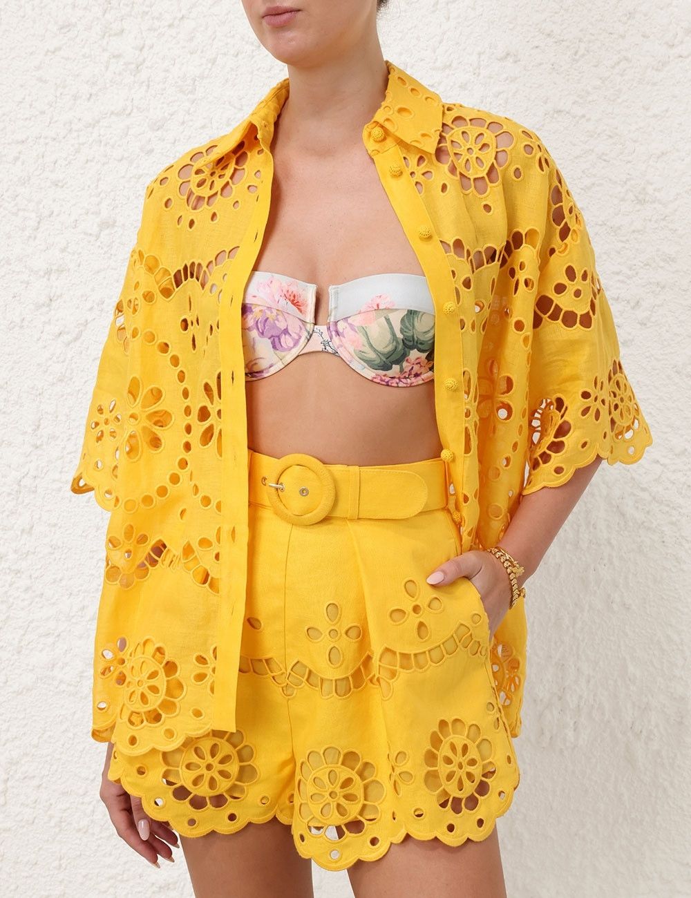 Zimmermann oc11z0525 Pop Embroidered Short in Yellow Size 27" / US 4 / IT 40 - 2 Thumbnail