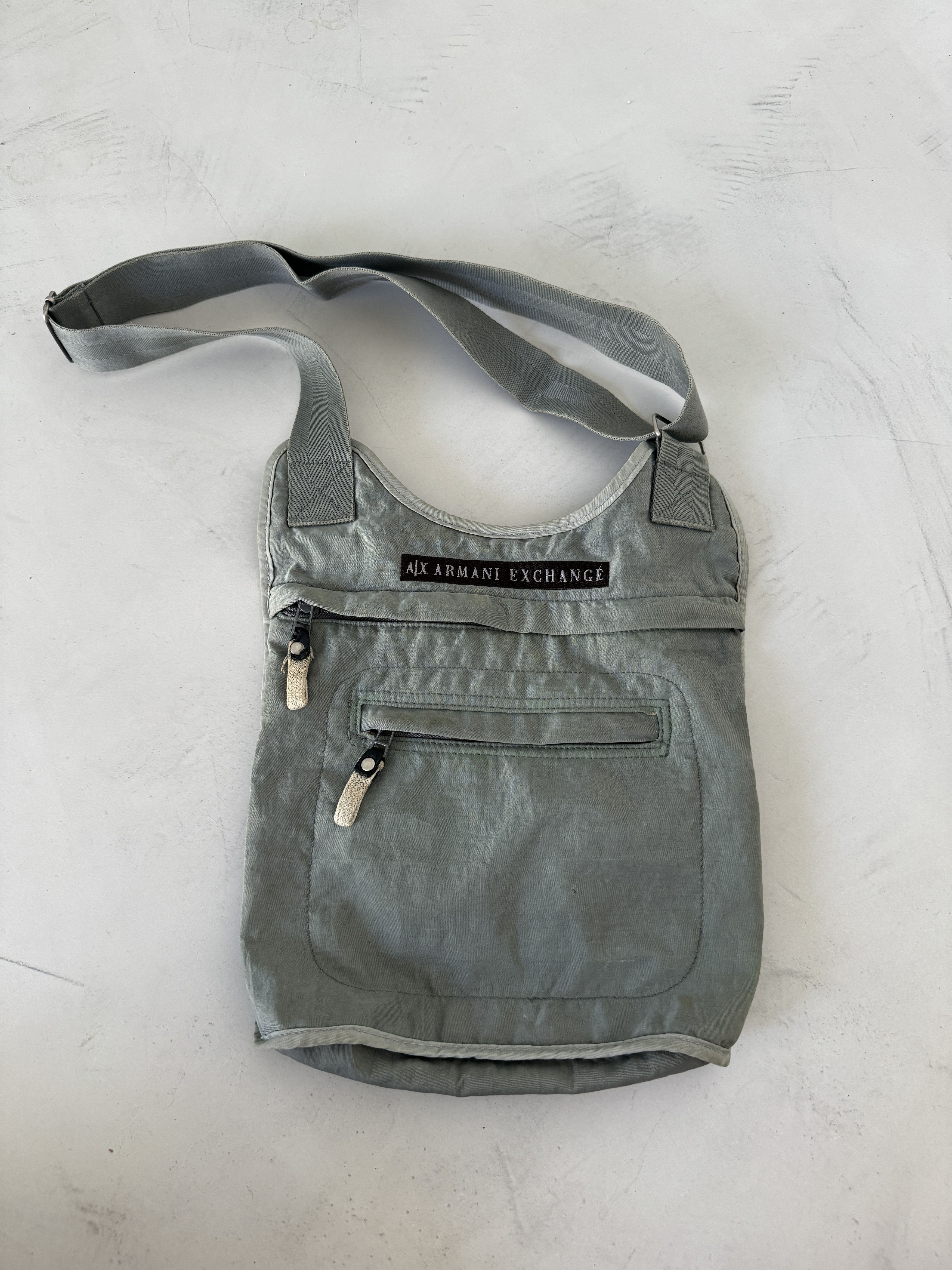Armani Exchange ARMANI EXCHANGE Grey Nylon Crossbody Shoulder Bag Vintage Size ONE SIZE - 1 Thumbnail