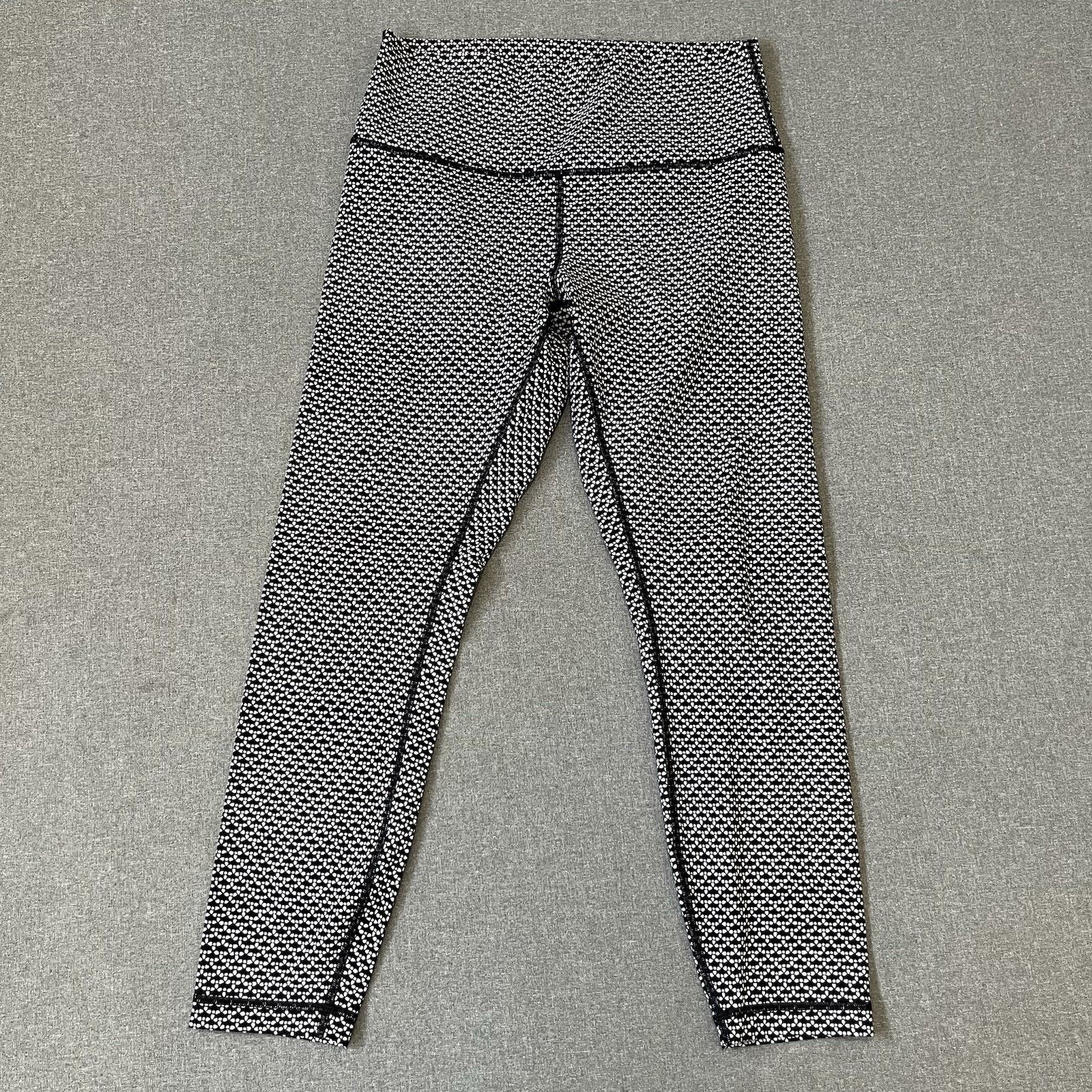 Lululemon Lululemon sz 10 Wunder Under Monochromic iced gray black Size 32" / US 10 / IT 46 - 1 Thumbnail