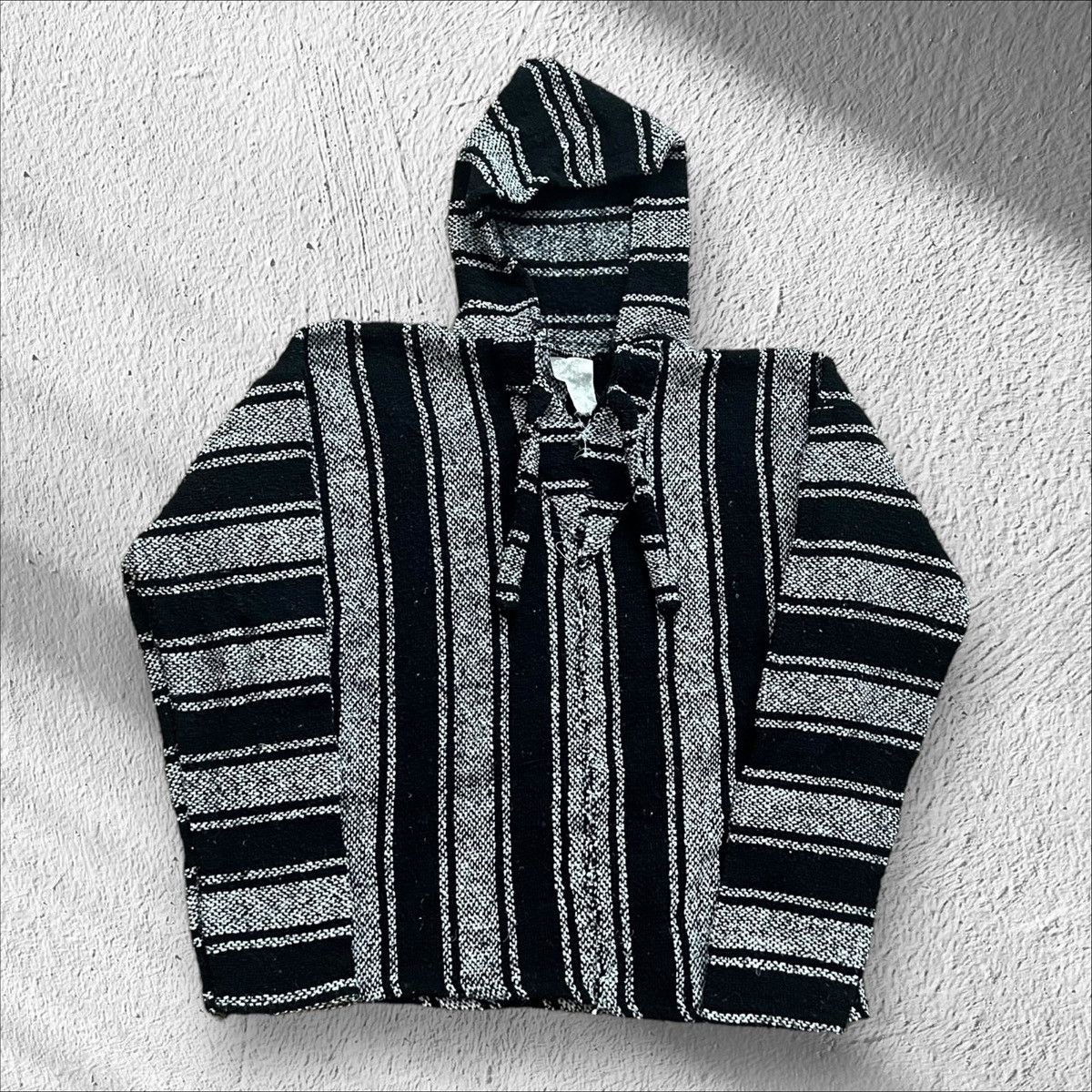 Vintage Vintage Mexican Baja Striped Drug Rug Hoodie – Size Medium Size US M / EU 48-50 / 2 - 1 Thumbnail