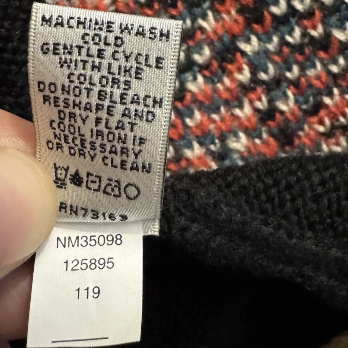 Neiman Marcus Neiman Marcus Embroidered Floral Cardigan Black M Size M / US 6-8 / IT 42-44 - 6 Thumbnail