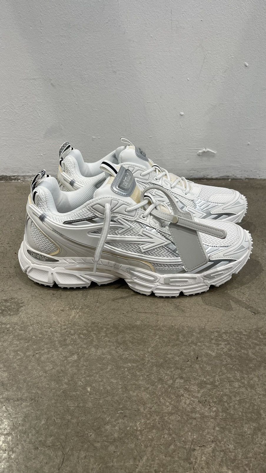 【Off-White】Off WO Bx Crnck Off-White c/o Virgil Abloh Be Right Back Sneakers | Lyst