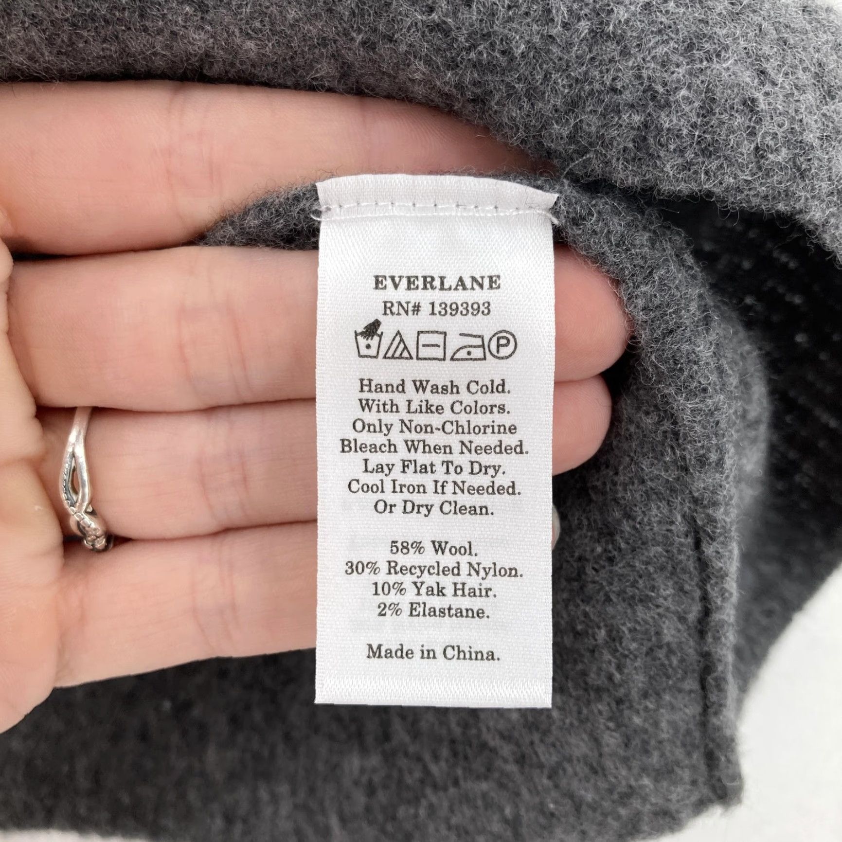 Everlane VINTAGE? No. Everlane Crop Tank Top Womens Large Gray Wool Yak Hair Blend Knit Sweater Preppy Size L / US 10 / IT 46 - 5 Thumbnail
