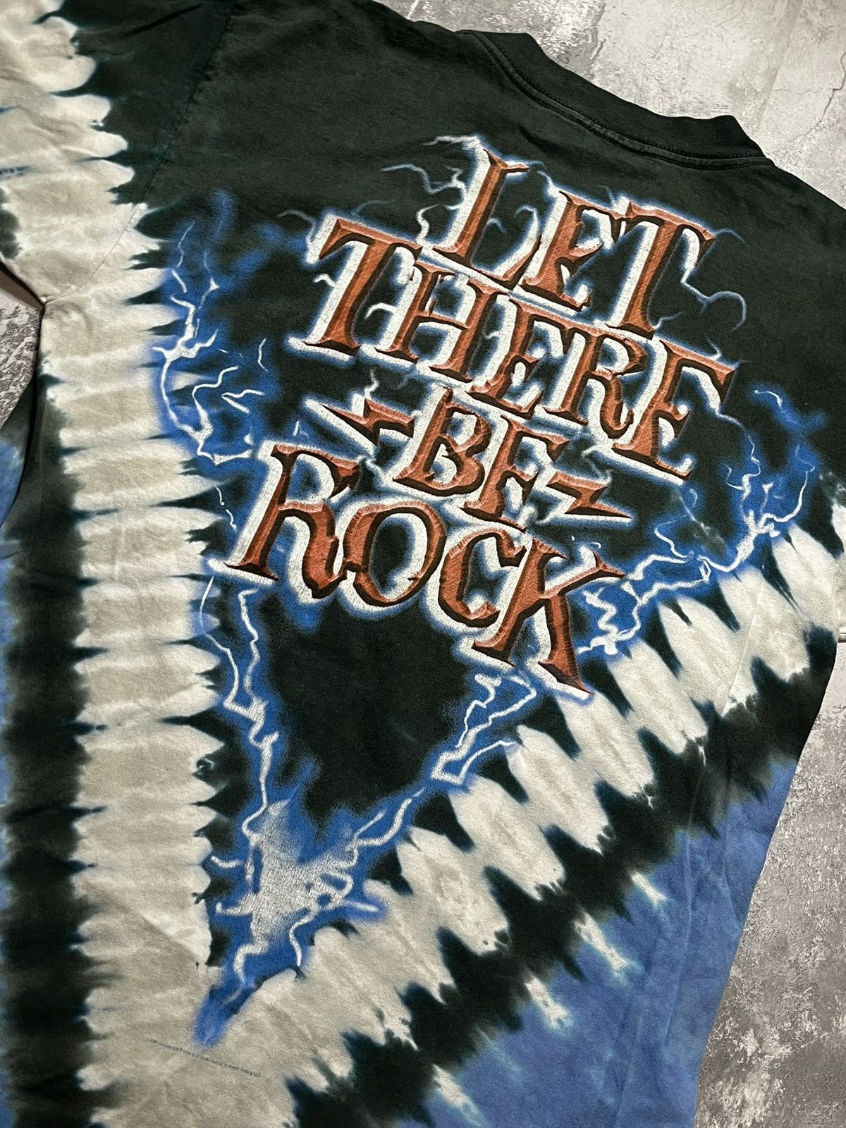AC/DC liquid blue acdc let there be rock 2004 tie dye tshirt Size US M / EU 48-50 / 2 - 9 Thumbnail
