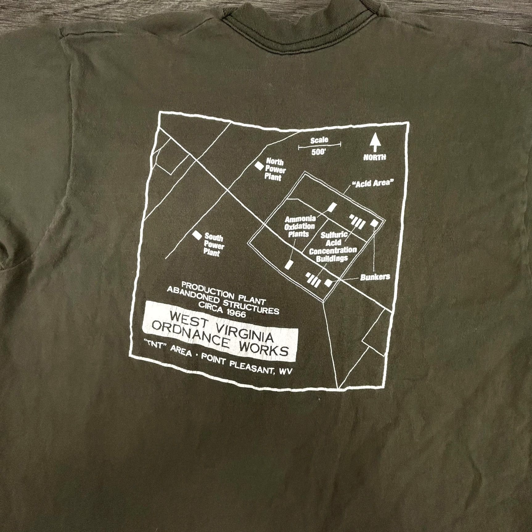 Fruit Of The Loom VINTAGE Mothman Shirt Mens Large 30 Years & The Legend Grows 1966–1996 Point Pleasant WV 90s USA Shirt Size US L / EU 52-54 / 3 - 7 Thumbnail