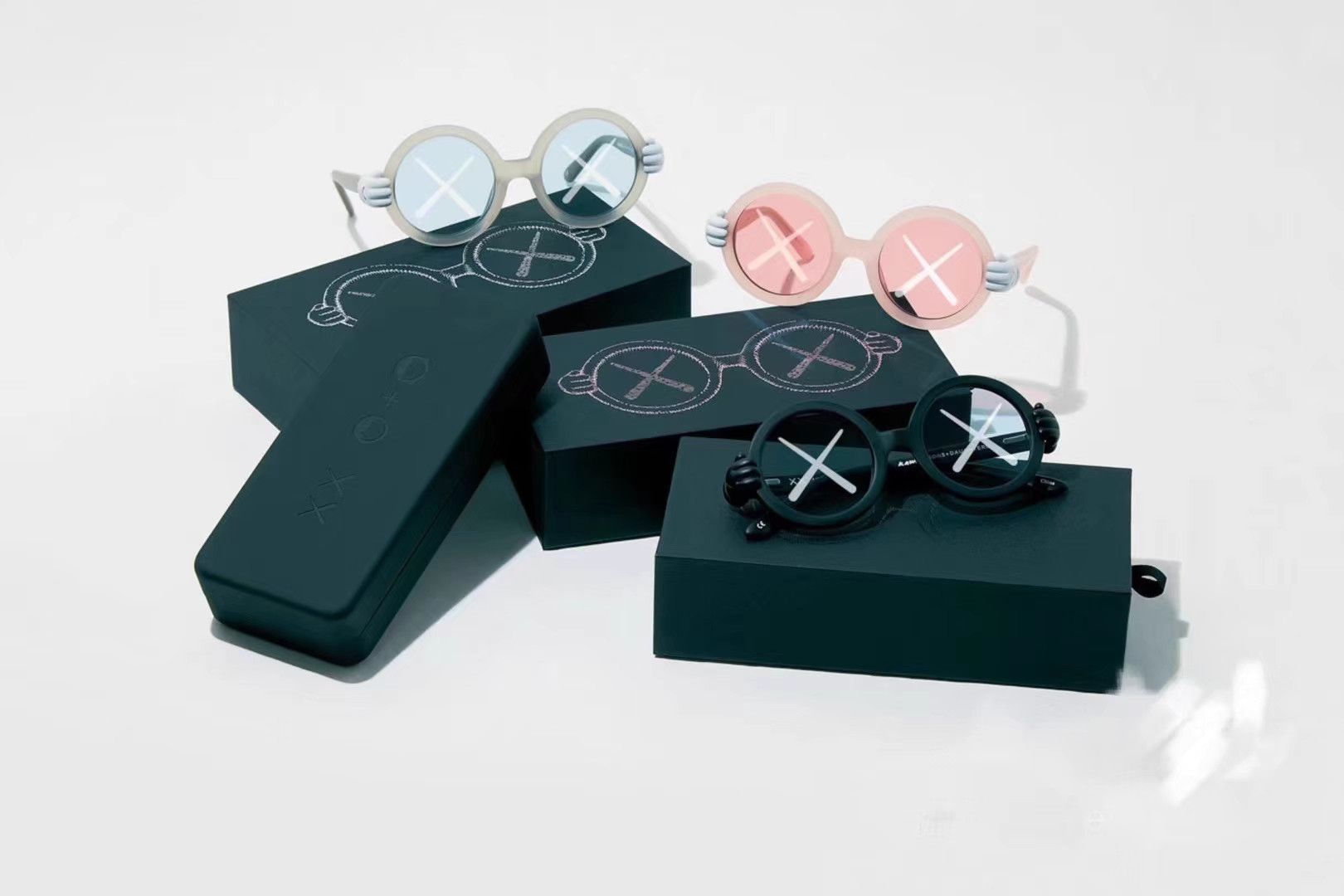 Kaws Kaws x Son+Daughters Limited Edition Glasses Size ONE SIZE - 8 Thumbnail
