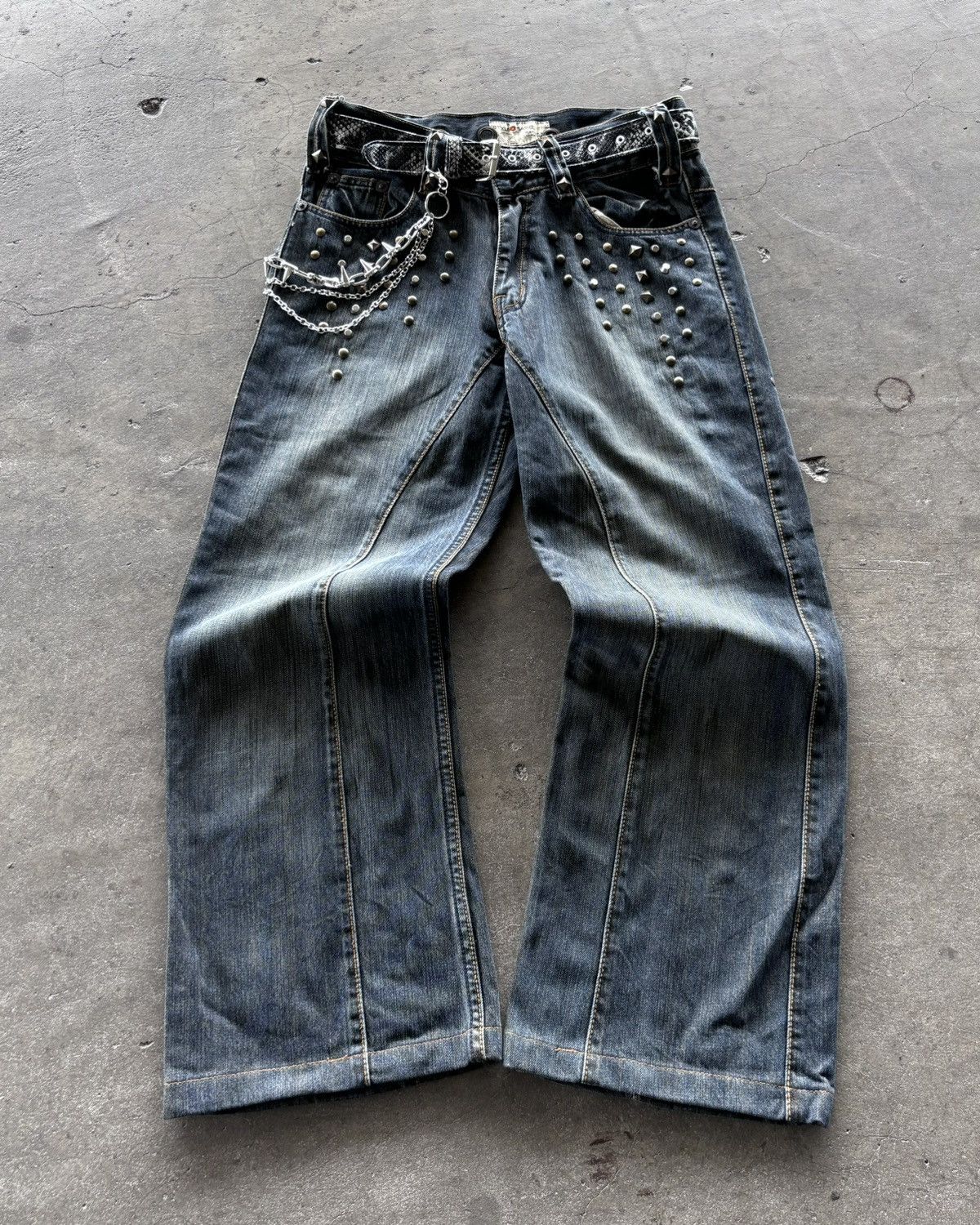 If Six Was Nine × Japanese Brand × Le Grande Bleu (L.G.B.) 2000s Style Basic Studded Denim Jeans Size US 29 - 1 Thumbnail