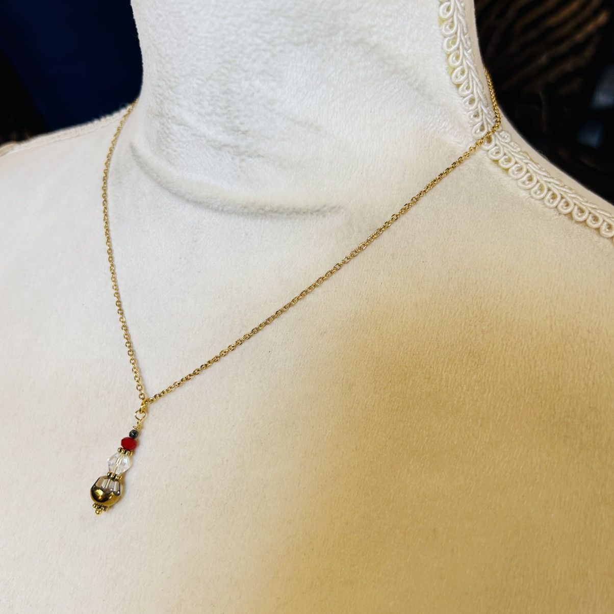 Handmade Handcrafted elegant glass beaded pendant on chain necklace Size ONE SIZE - 4 Thumbnail