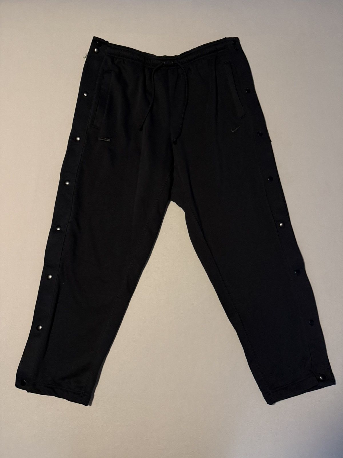 Nike Nike LeBron Standard Issue Therma-FIT Sweatpants BNWT Size US 34 / EU 50 - 1 Thumbnail
