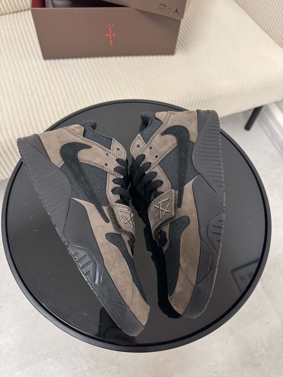 Nike × Travis Scott Nike x Travis Scott jumpman jack dark mocha Size US 9.5 / EU 42-43 - 15 Thumbnail