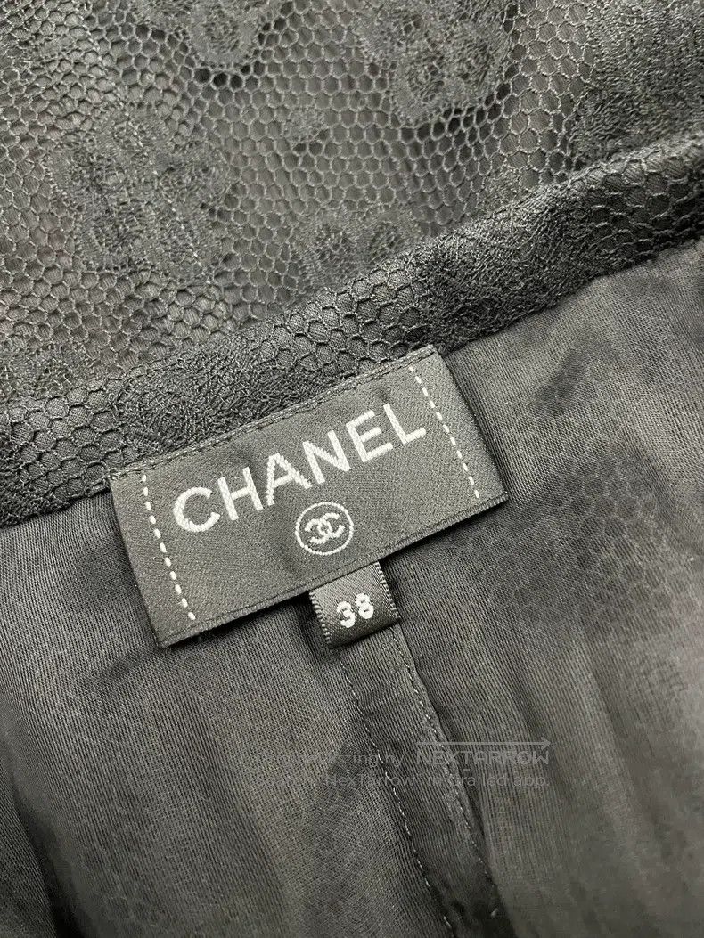 Chanel Chanel Black floral lace skirt Size 25" / US 0 / IT 36 - 4 Thumbnail