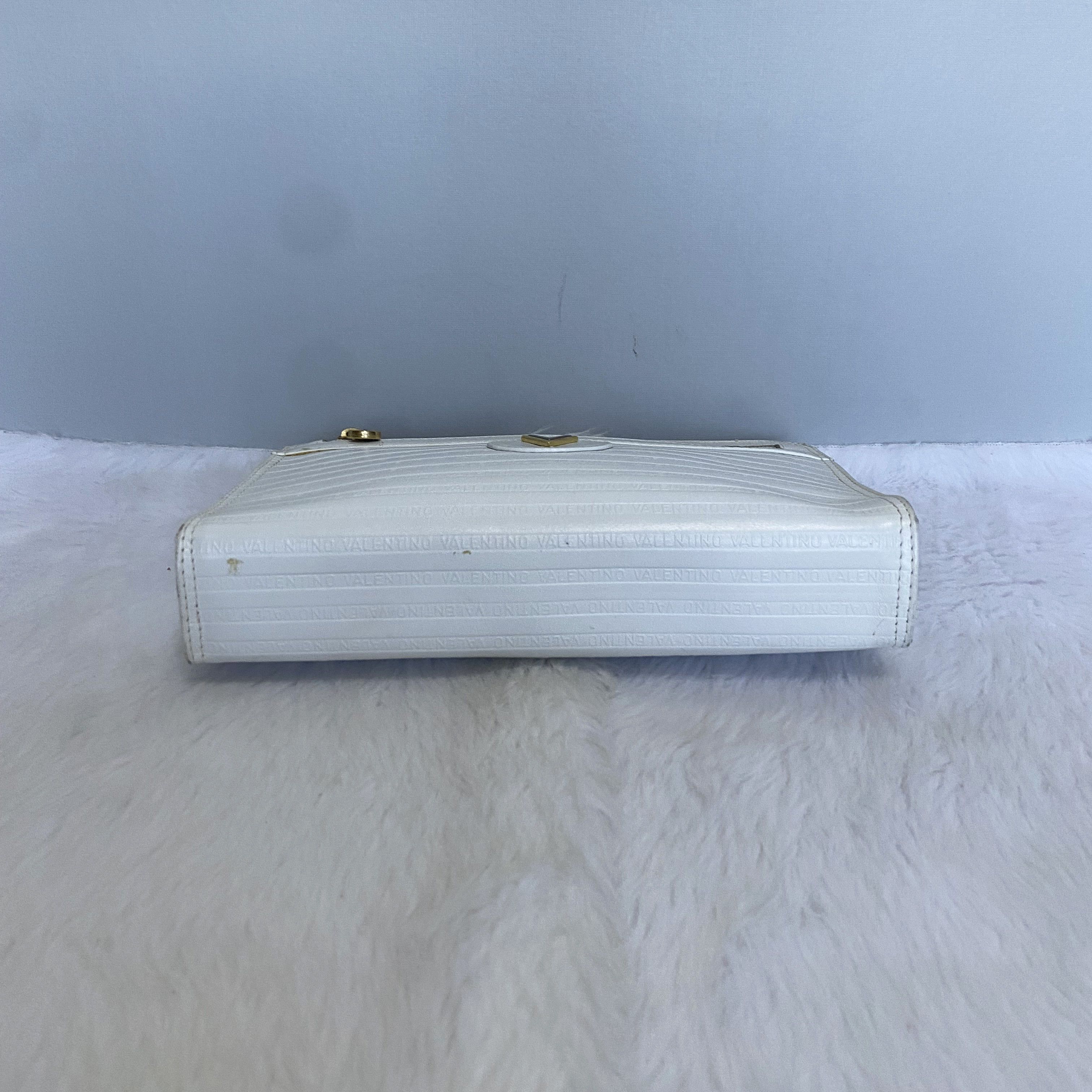 Mario Valentino × Vintage MARIO VALENTINO Vintage Logo Embossed Leather Clutch Bag Size ONE SIZE - 5 Thumbnail