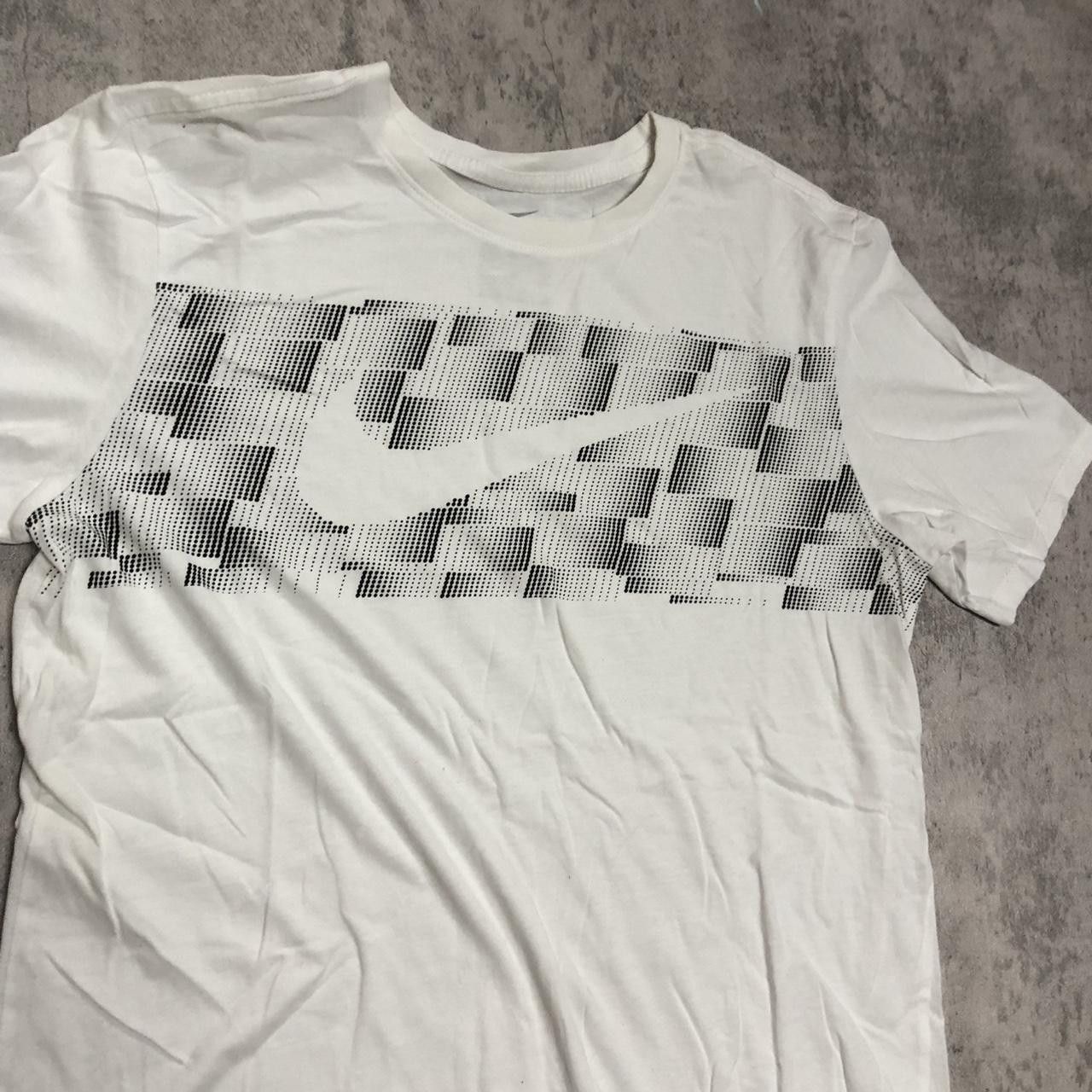 Nike Nike white and grey checkered tee #retro Size US M / EU 48-50 / 2 - 2 Thumbnail
