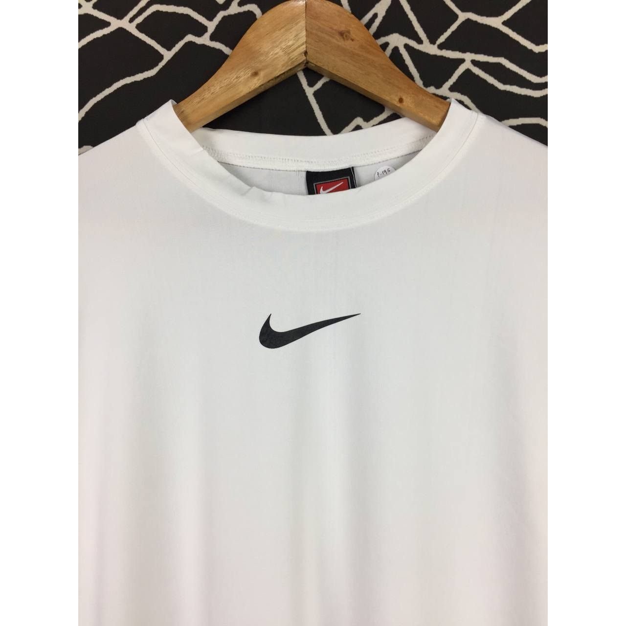 Nike × Vintage Nike Swoosh Center Logo Performance Lightweight Jersey Size US M / EU 48-50 / 2 - 3 Thumbnail
