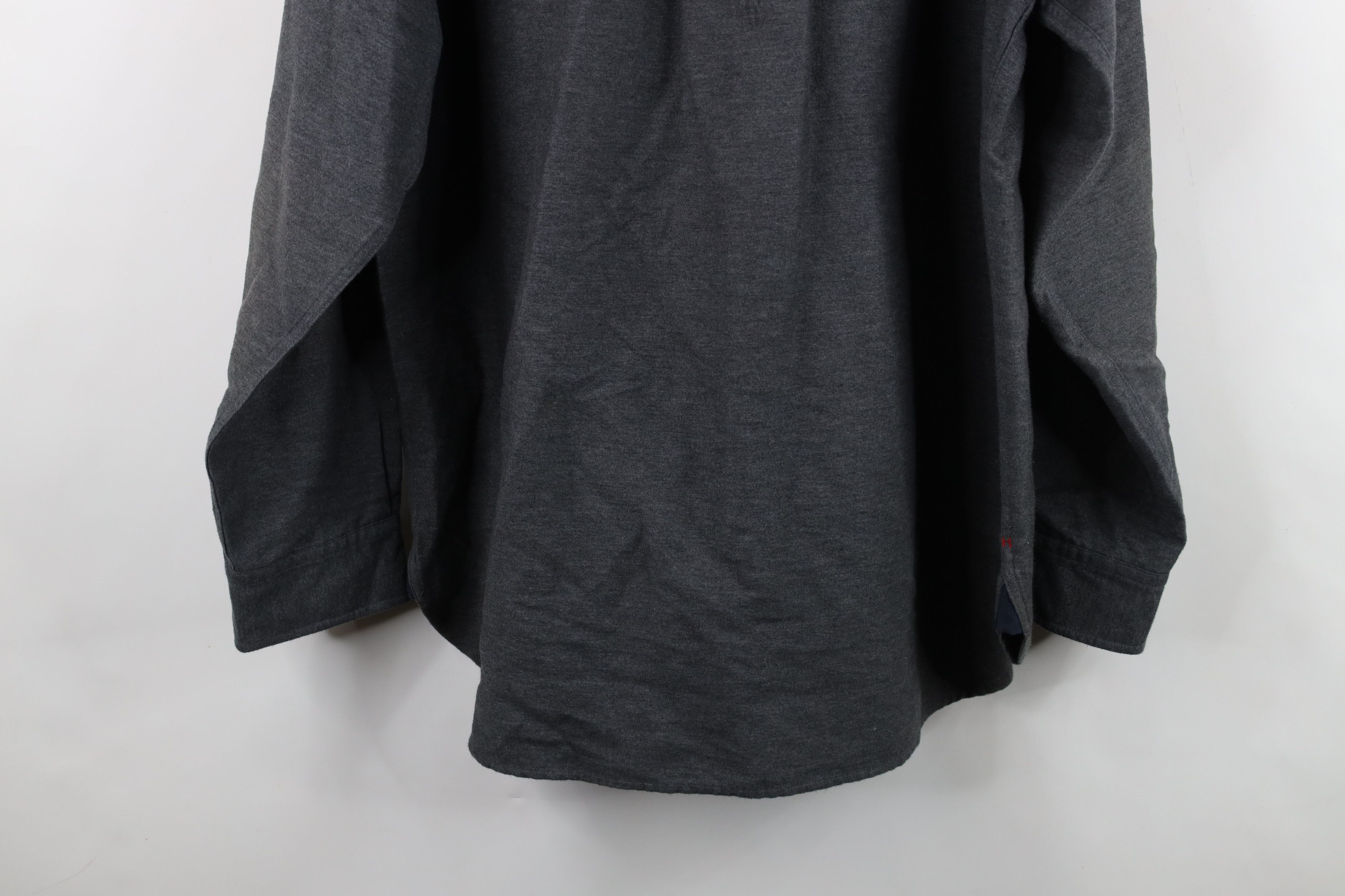 Tommy Hilfiger Vintage 90s Tommy Hilfiger Chamois Cloth Button Shirt Gray Size US XL / EU 56 / 4 - 15 Thumbnail