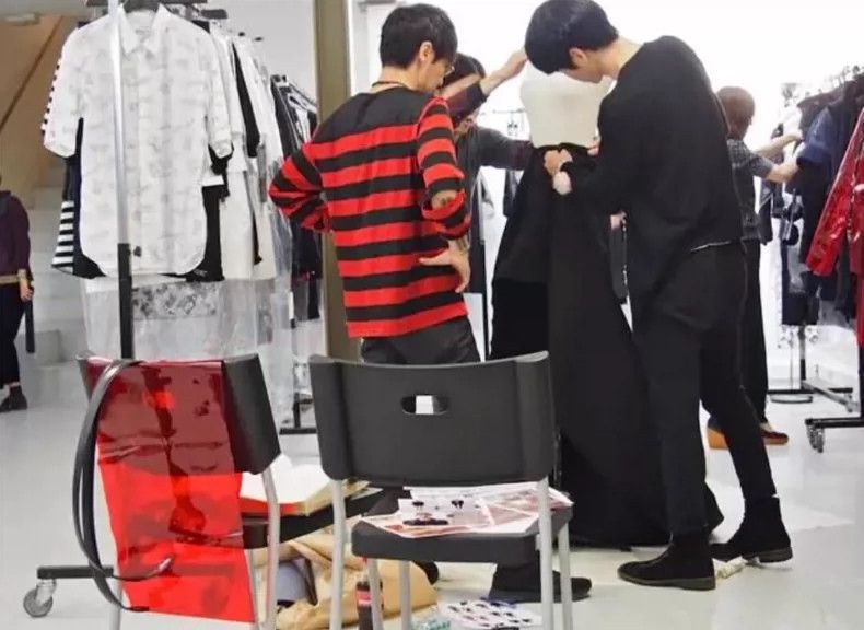 Undercover undercover black and red stripes long sleeves Size US L / EU 52-54 / 3 - 7 Thumbnail