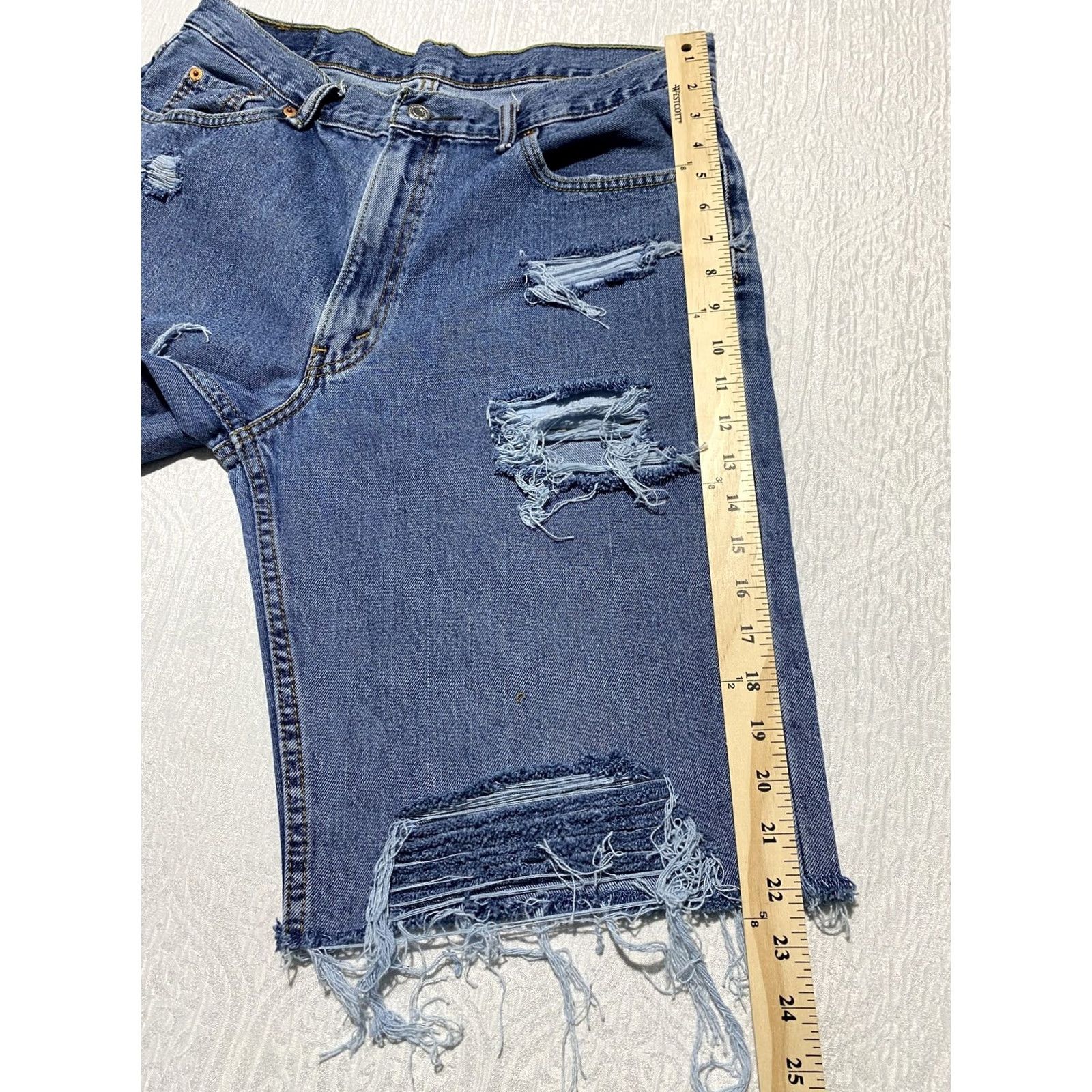 Levi's VINTAGE Levi's 501 Shorts Mens 34 Blue Distressed Raw Hem Denim Ripped Grunge Cutoff Jort Size US 34 / EU 50 - 6 Thumbnail