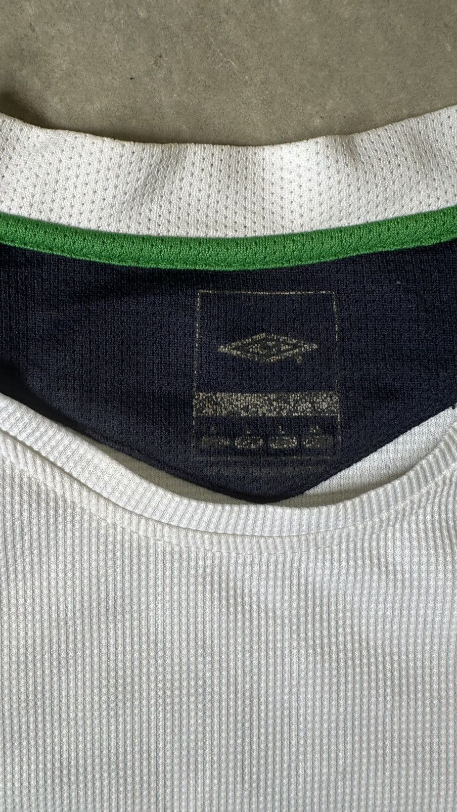 Umbro VINTAGE 05/06 UMBRO REPUBLIC OF IRELAND JERSEY Size US L / EU 52-54 / 3 - 5 Thumbnail