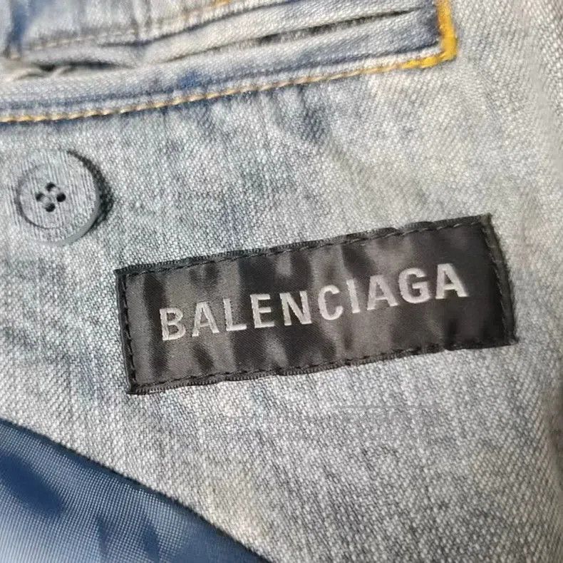 Balenciaga Balenciaga Distressed Denim Blazer Jacket. Size US XXS / EU 40 - 2 Thumbnail
