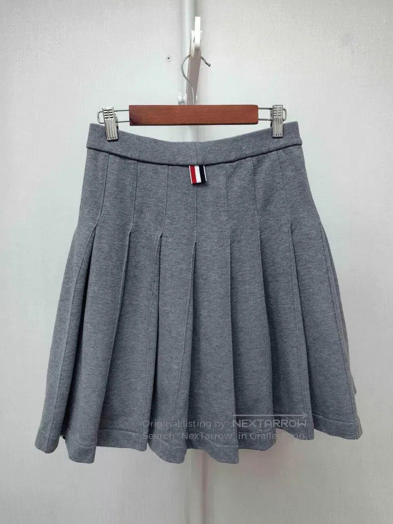 Thom Browne Thom Browne Classic Preppy Gray Pleated Skirt Size 24" / US 00 / IT 34 - 2 Thumbnail