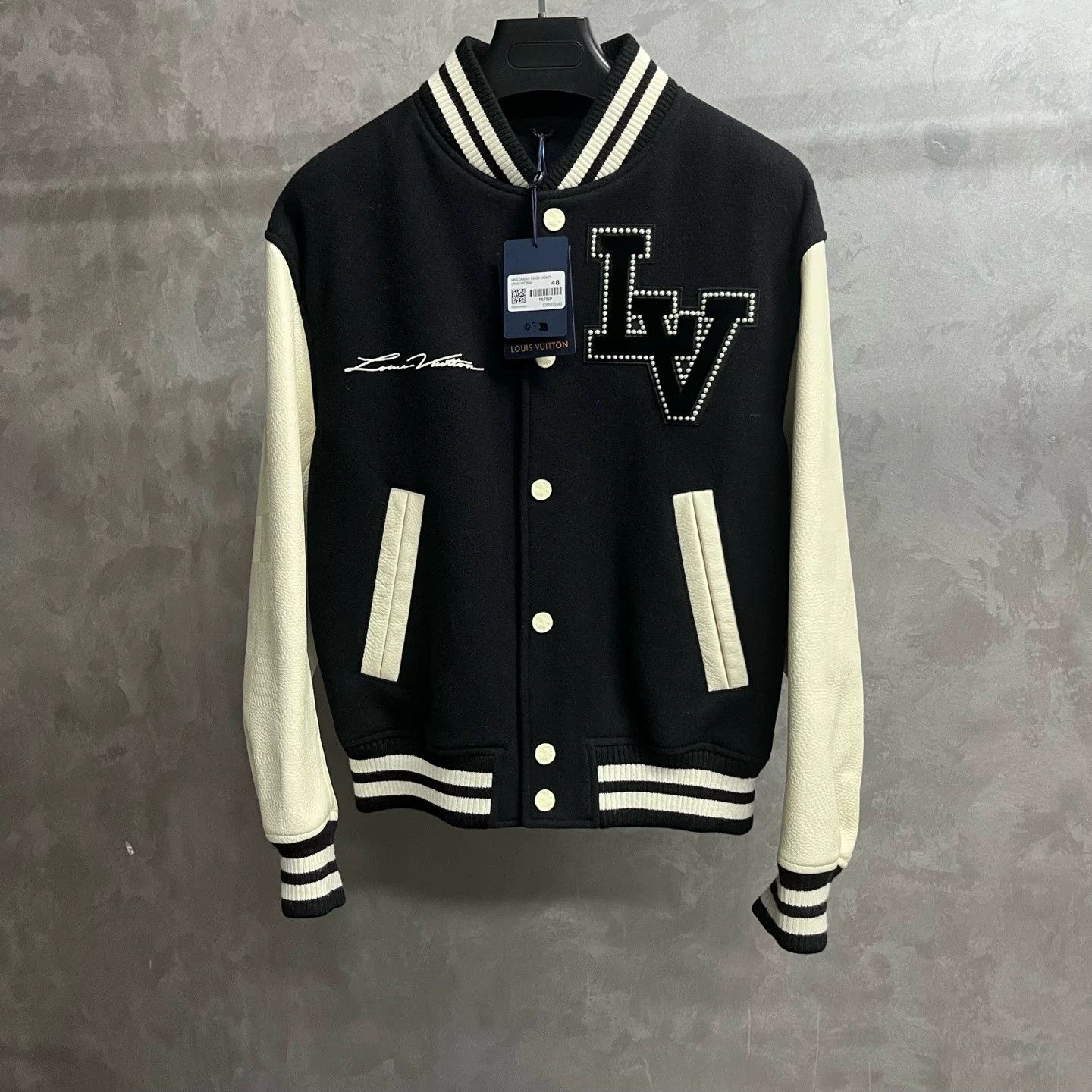 Louis Vuitton Louis Vuitton Black Logo Loose Baseball Jacket Size US M / EU 48-50 / 2 - 1 Thumbnail