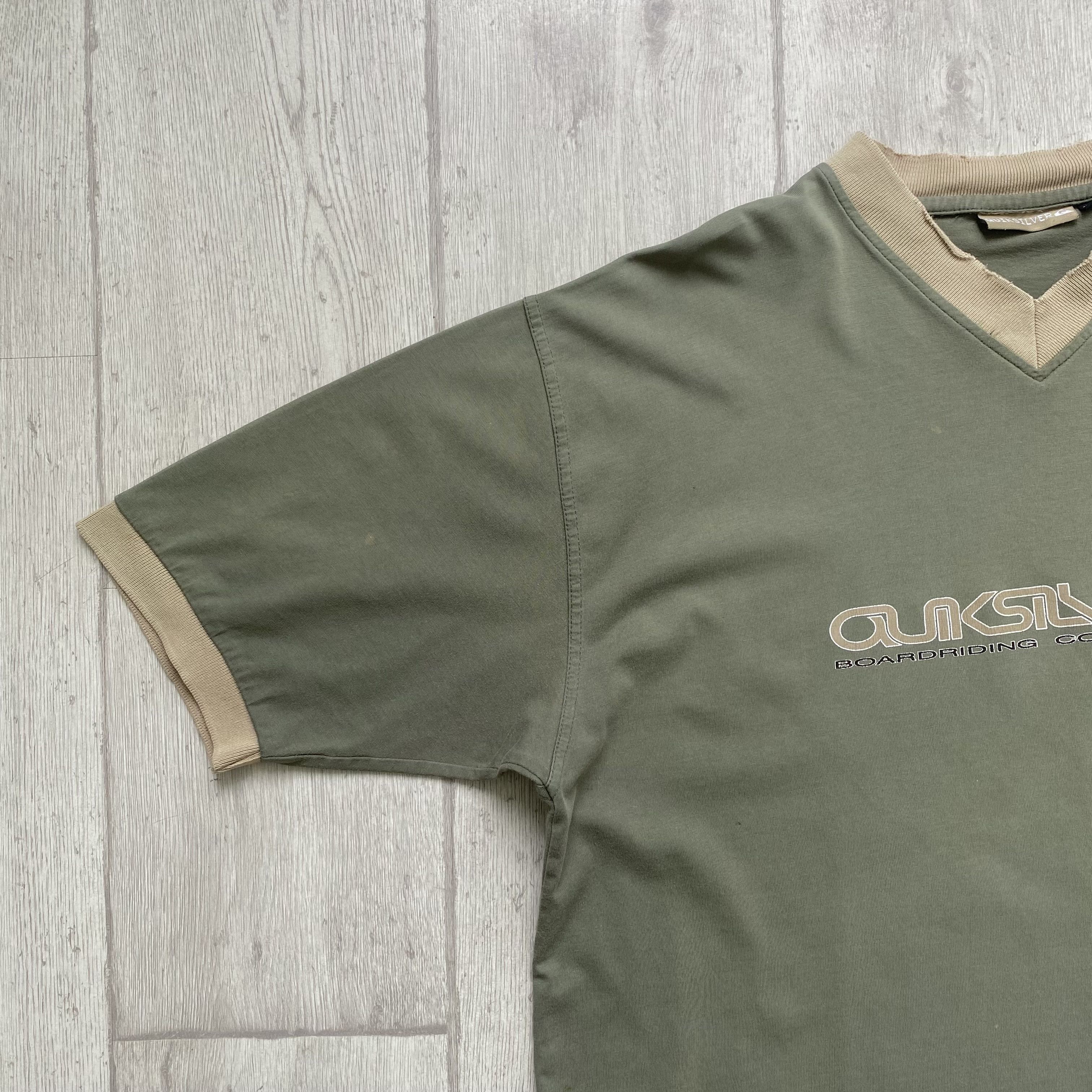 Quiksilver 🏄🏼‍♂️ Thrashed Vintage 90s Quiksilver tee V-neck Surfer Size US XL / EU 56 / 4 - 6 Thumbnail