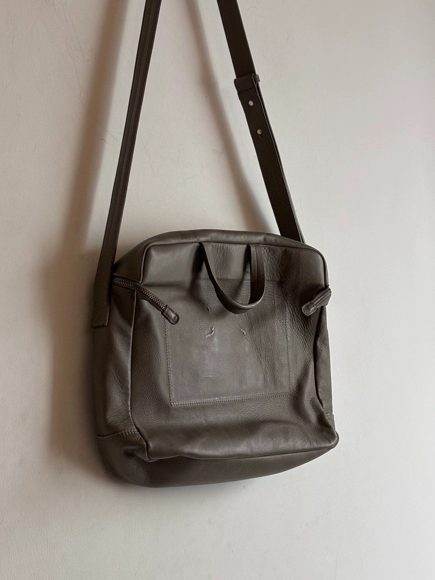 Maison Margiela Maison Margiela SS15 Extended Zip Messenger Bag Brown Size ONE SIZE - 1 Thumbnail