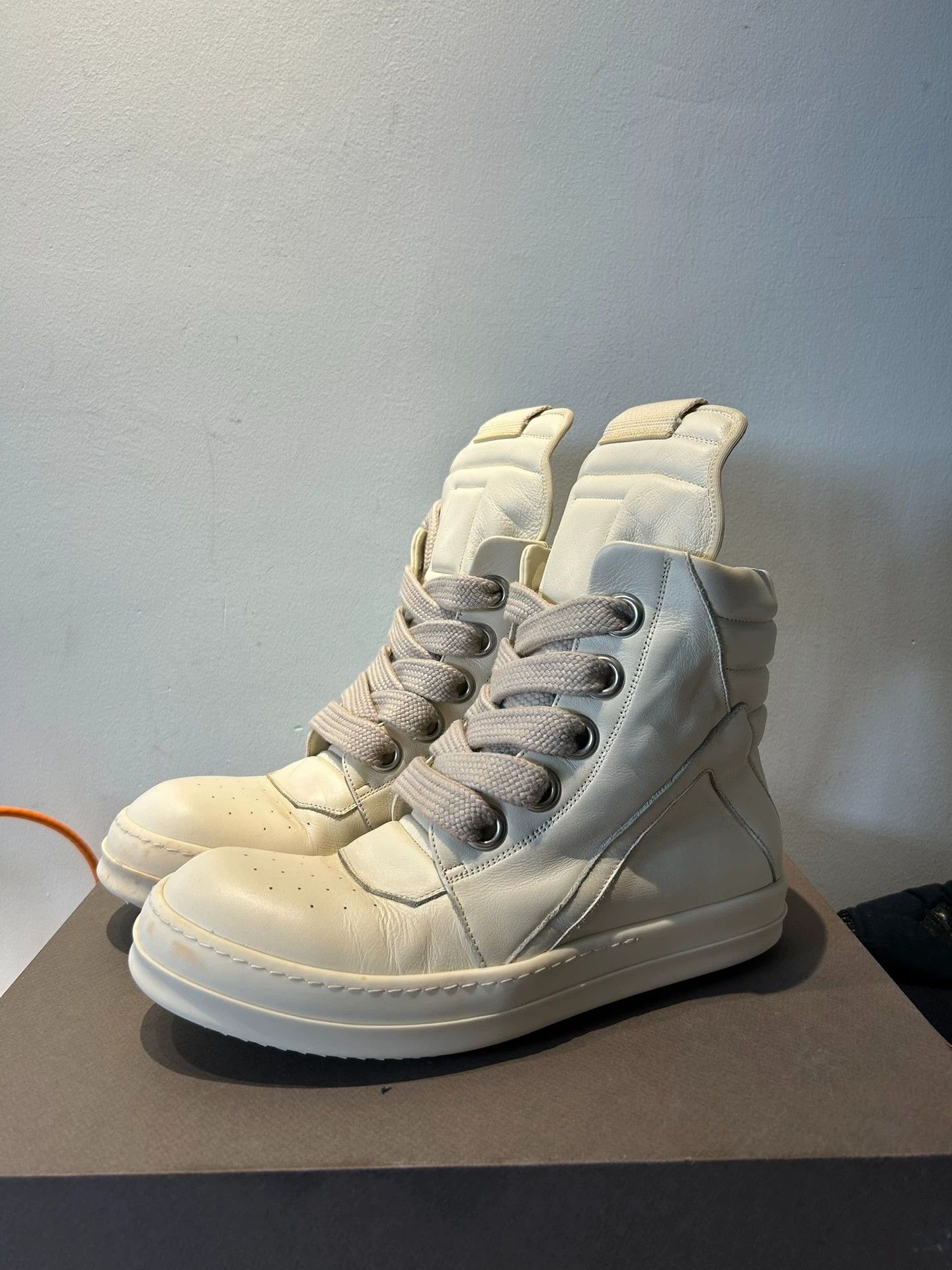 Rick Owens Rick Owens main line all-white chunky lace-up triangle shoes Size US 9 / EU 42 - 3 Thumbnail