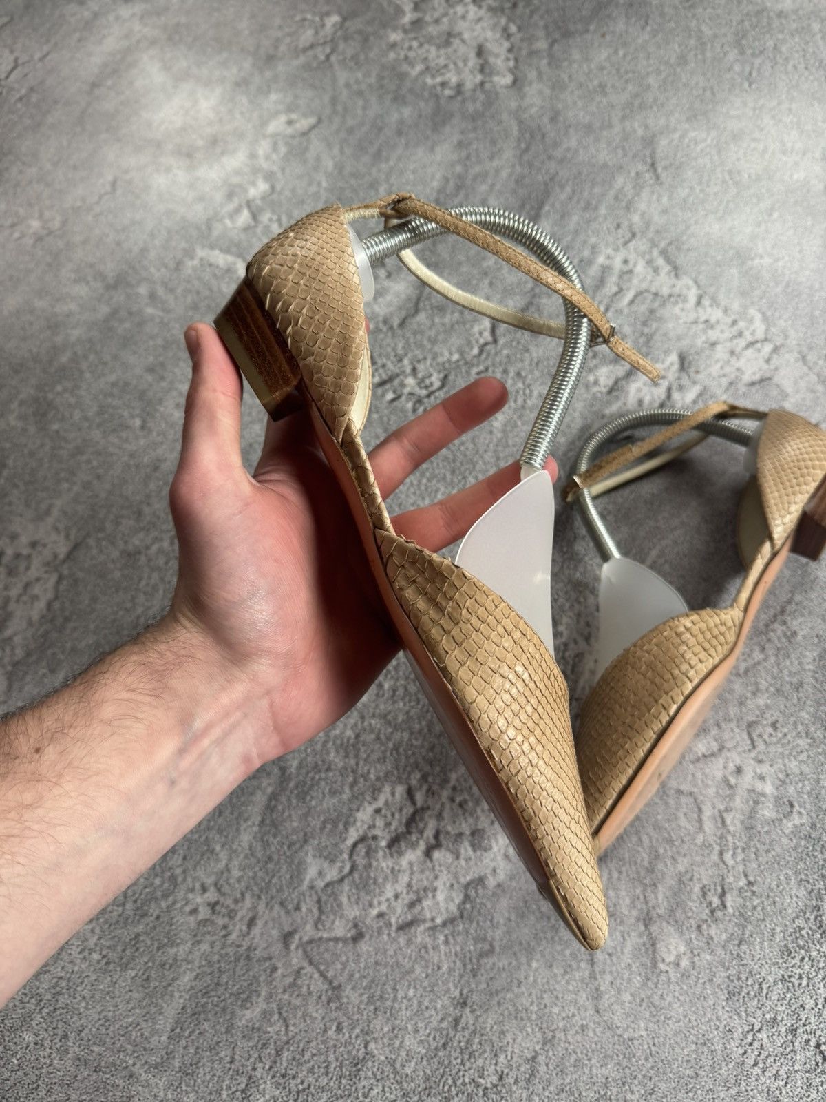 Helmut Lang Helmut Lang 35.5 textured leather pointed toe heels 👠- tan Size US 5.5 / IT 35.5 - 14 Thumbnail