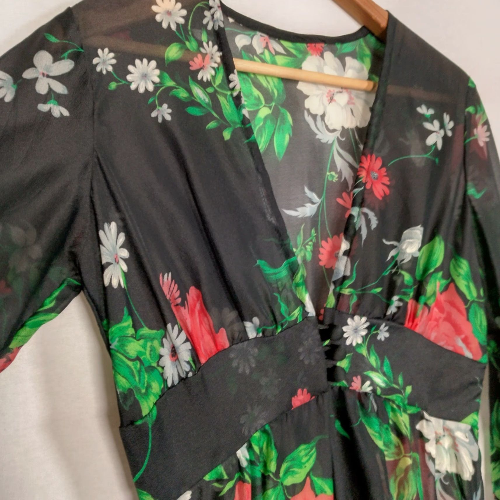 Vintage VINTAGE 1970s Sheer Dress Robe Cover Up Maxi Black Daisy Floral Bohemian Women Size 5/6 Size S / US 4 / IT 40 - 5 Thumbnail