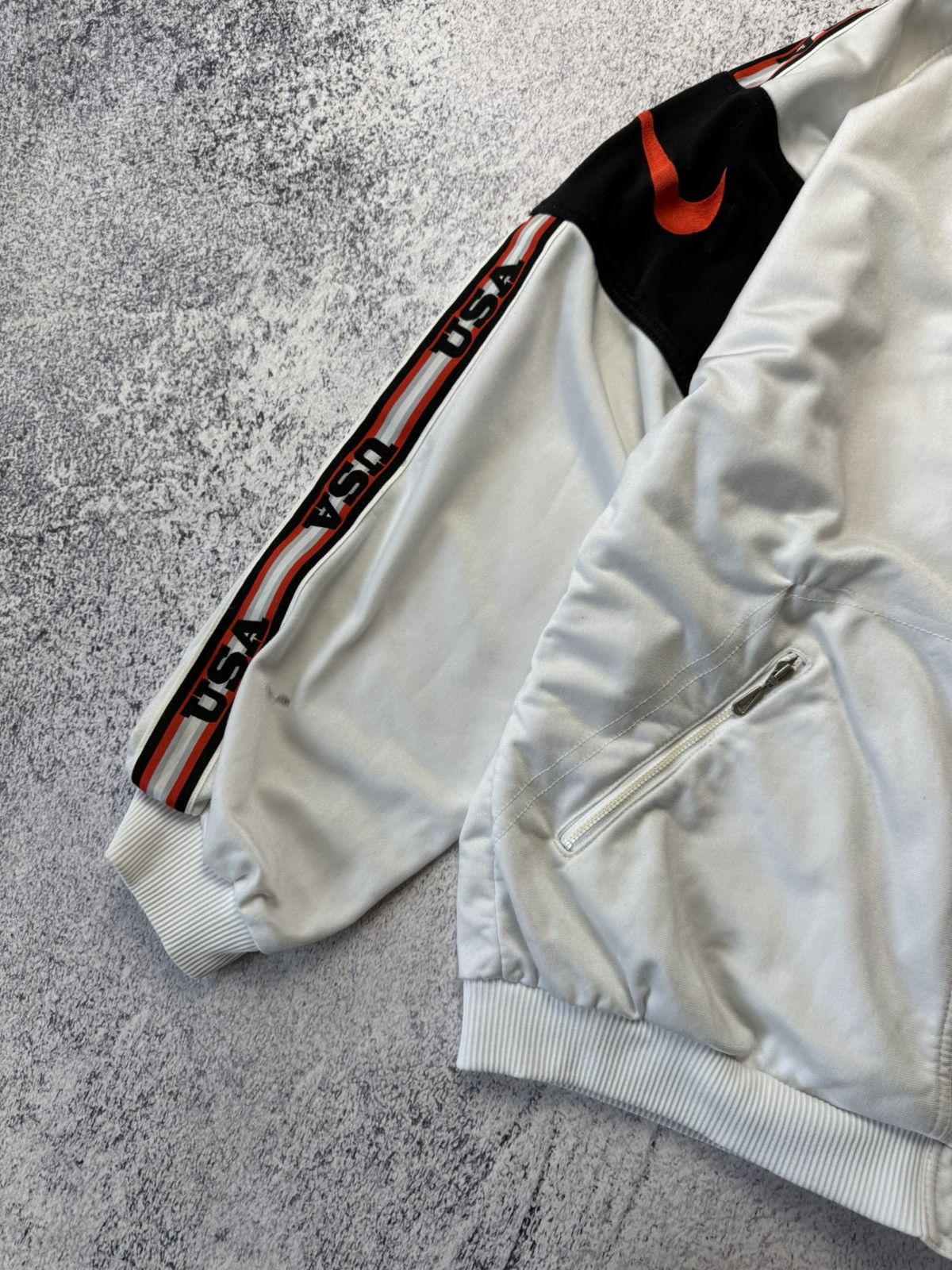 Nike Vintage Nike Zip Up Hoodie USA Big Swoosh Y2K Size US L / EU 52-54 / 3 - 8 Thumbnail
