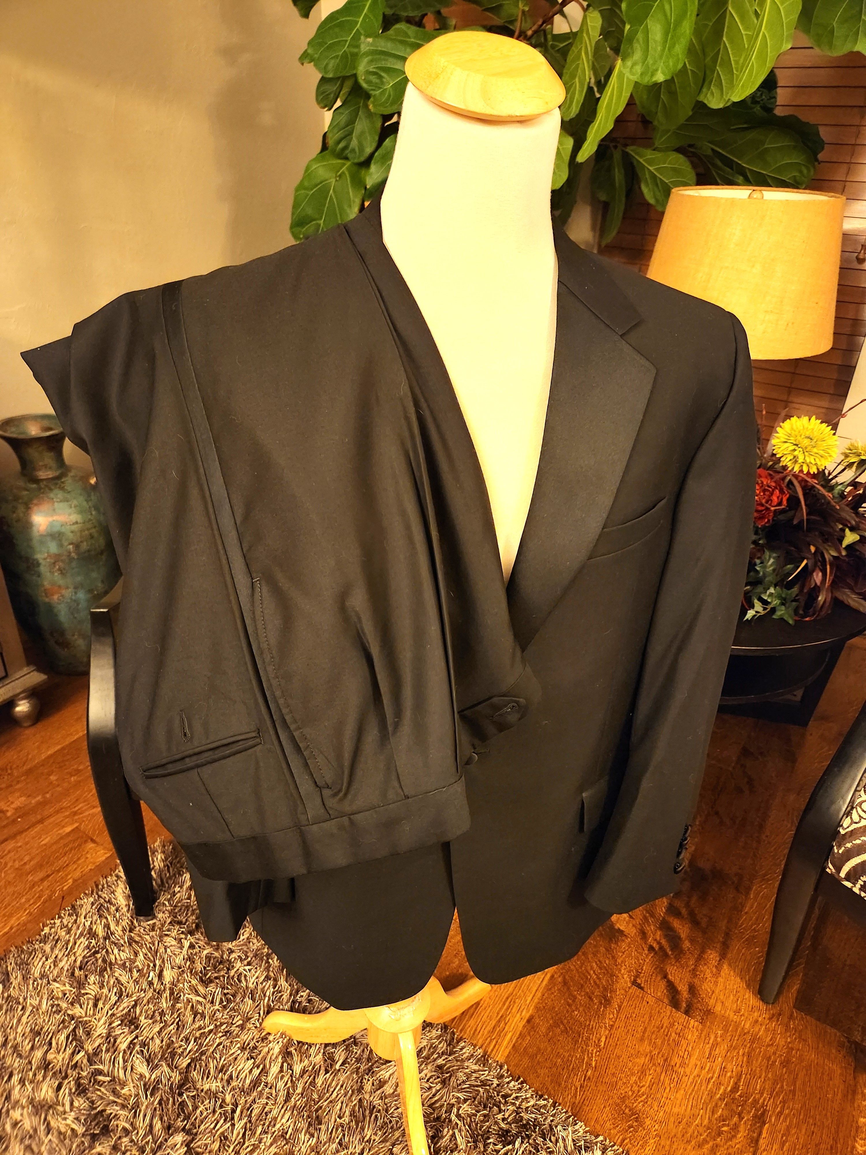 Jos. A. Bank 100% Wool Tuxedo Size 42R - 1 Thumbnail