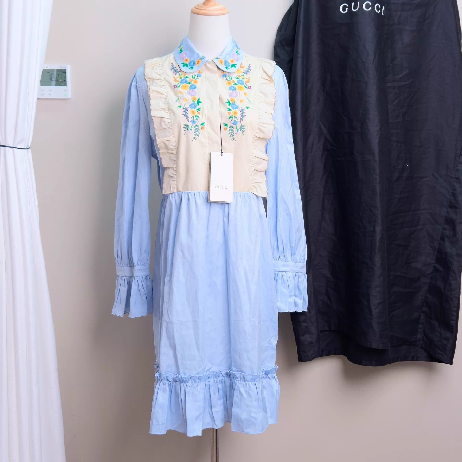 Gucci GUCCI Blue Floral Embroidered Dress 44 Size M / US 6-8 / IT 42-44 - 1 Thumbnail