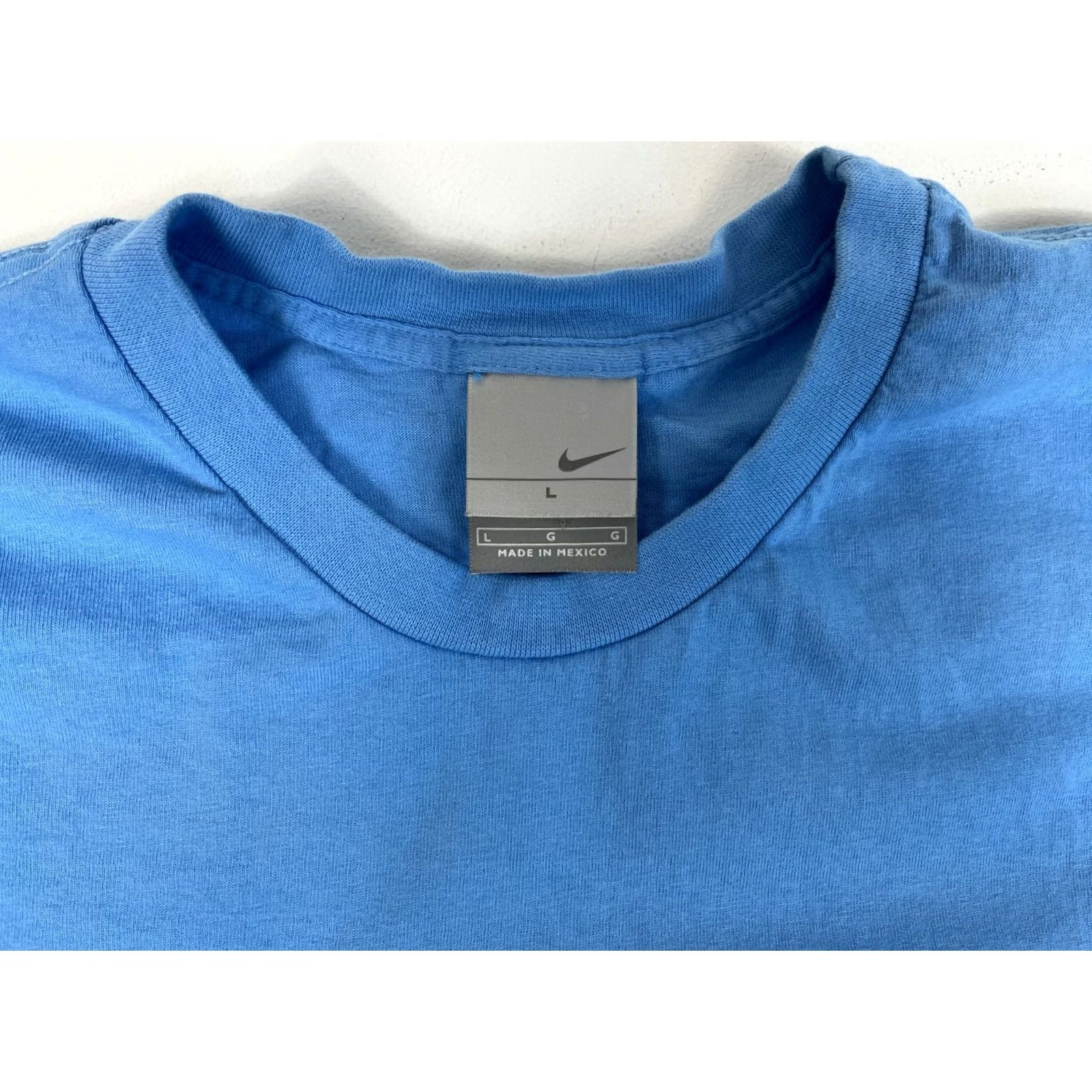 Nike VINTAGE Nike T-Shirt Men’s Blue Small? (No, must use original words only and sizing from original) Size US L / EU 52-54 / 3 - 4 Thumbnail